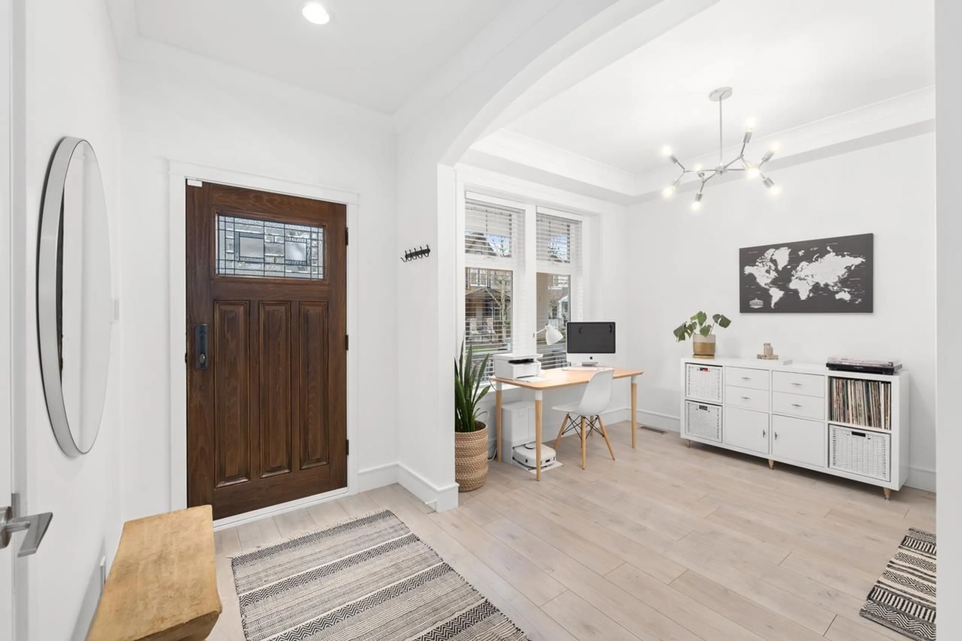 Indoor entryway for 177 172A STREET, Surrey British Columbia V3Z9P9