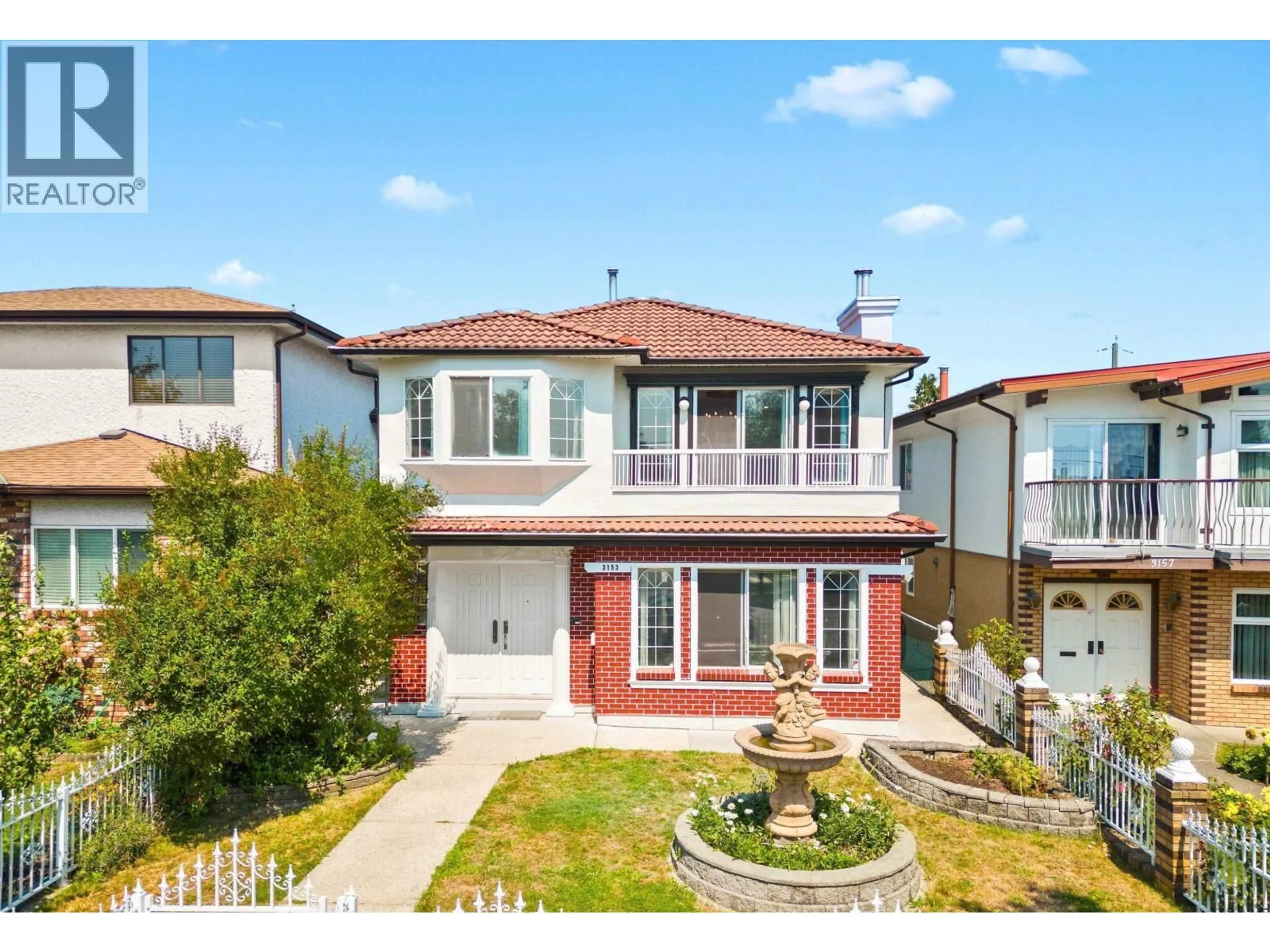 A pic from outside/outdoor area/front of a property/back of a property/a pic from drone, street for 3153 PARKER STREET, Vancouver British Columbia V5K2V4