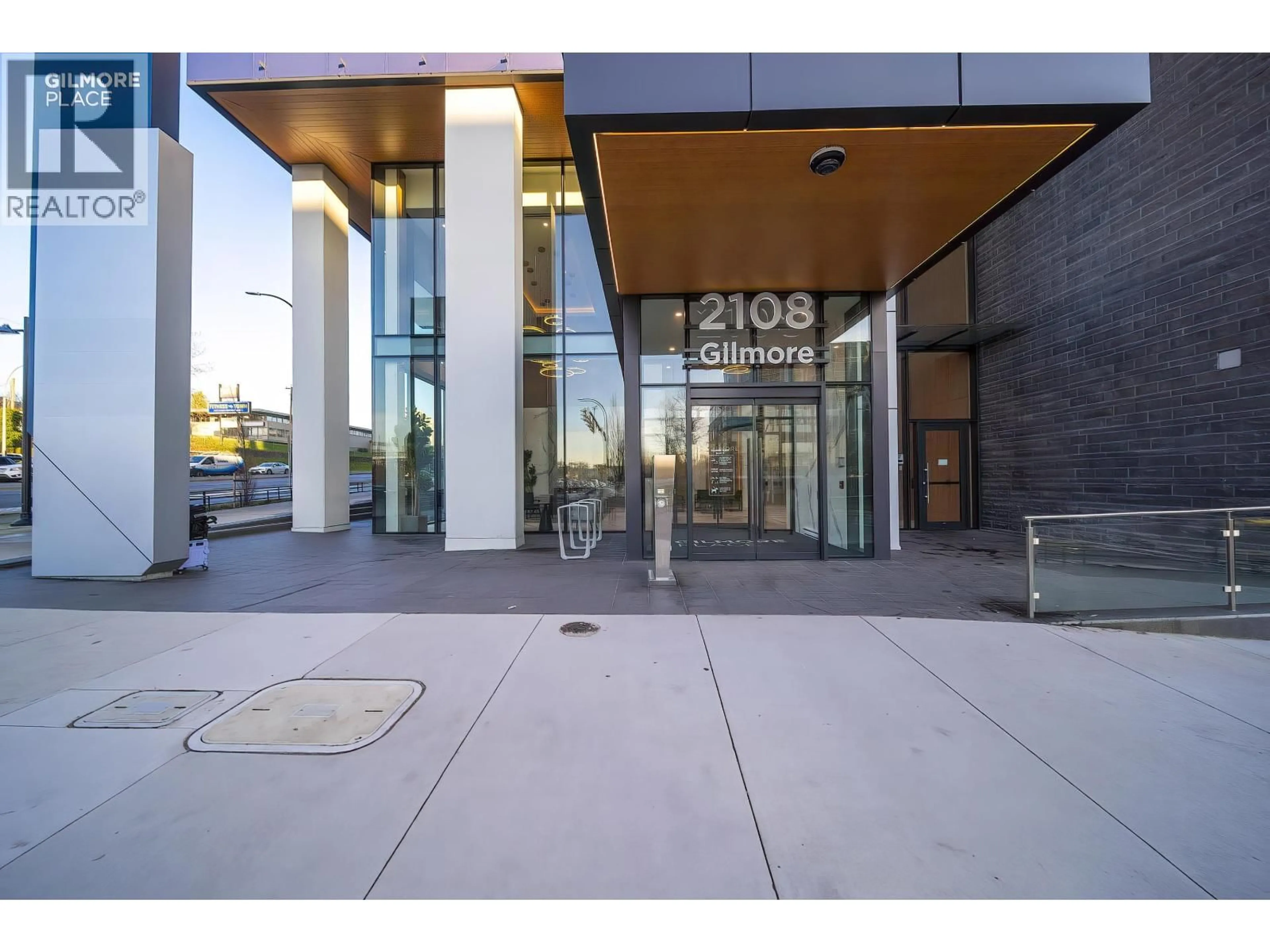 Indoor foyer for 909 - 2108 GILMORE AVENUE, Burnaby British Columbia V5C0N8