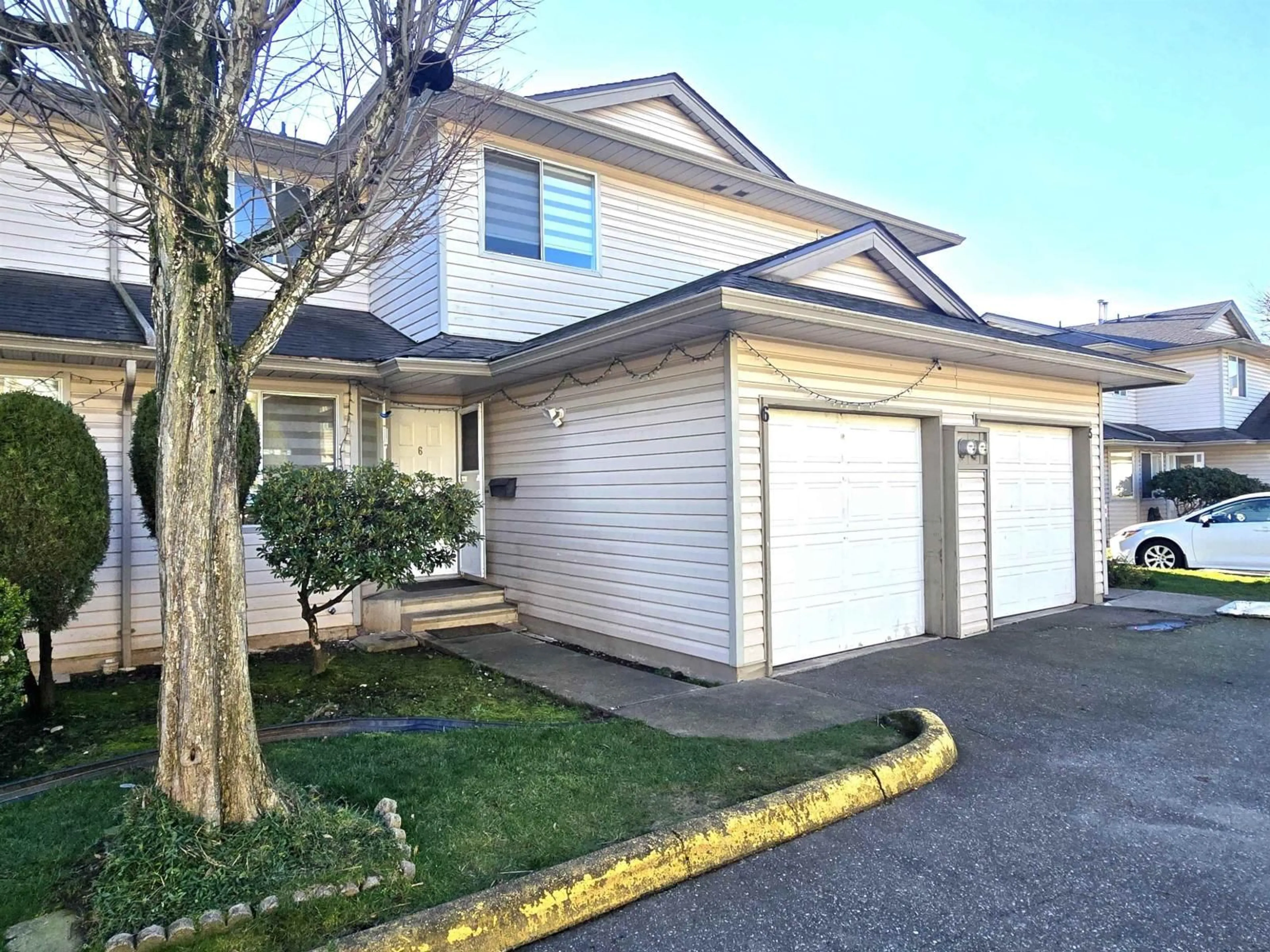 Home with vinyl exterior material, street for 6 - 3070 TOWNLINE ROAD, Abbotsford British Columbia V2T5M2