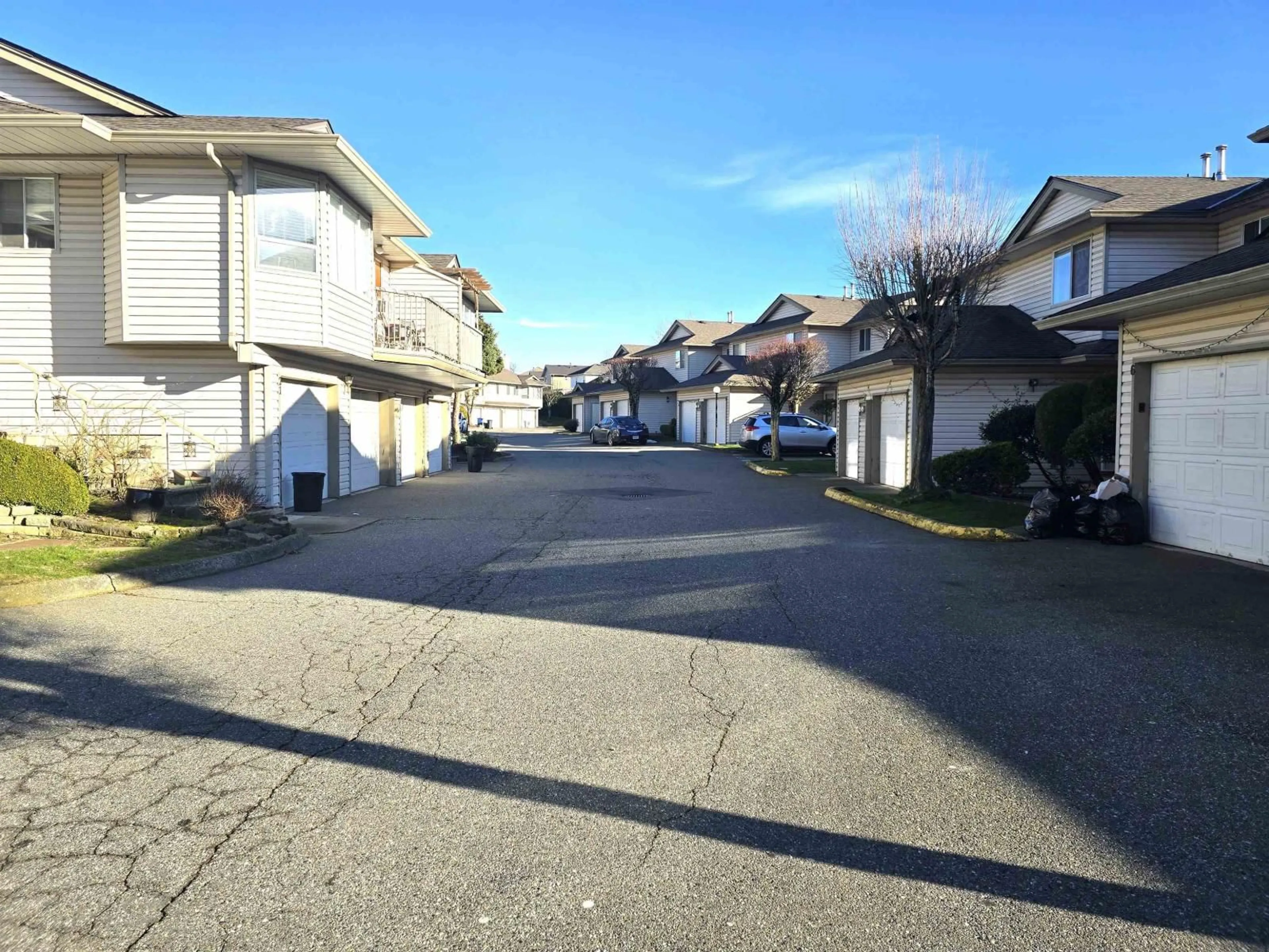 A pic from outside/outdoor area/front of a property/back of a property/a pic from drone, street for 6 - 3070 TOWNLINE ROAD, Abbotsford British Columbia V2T5M2