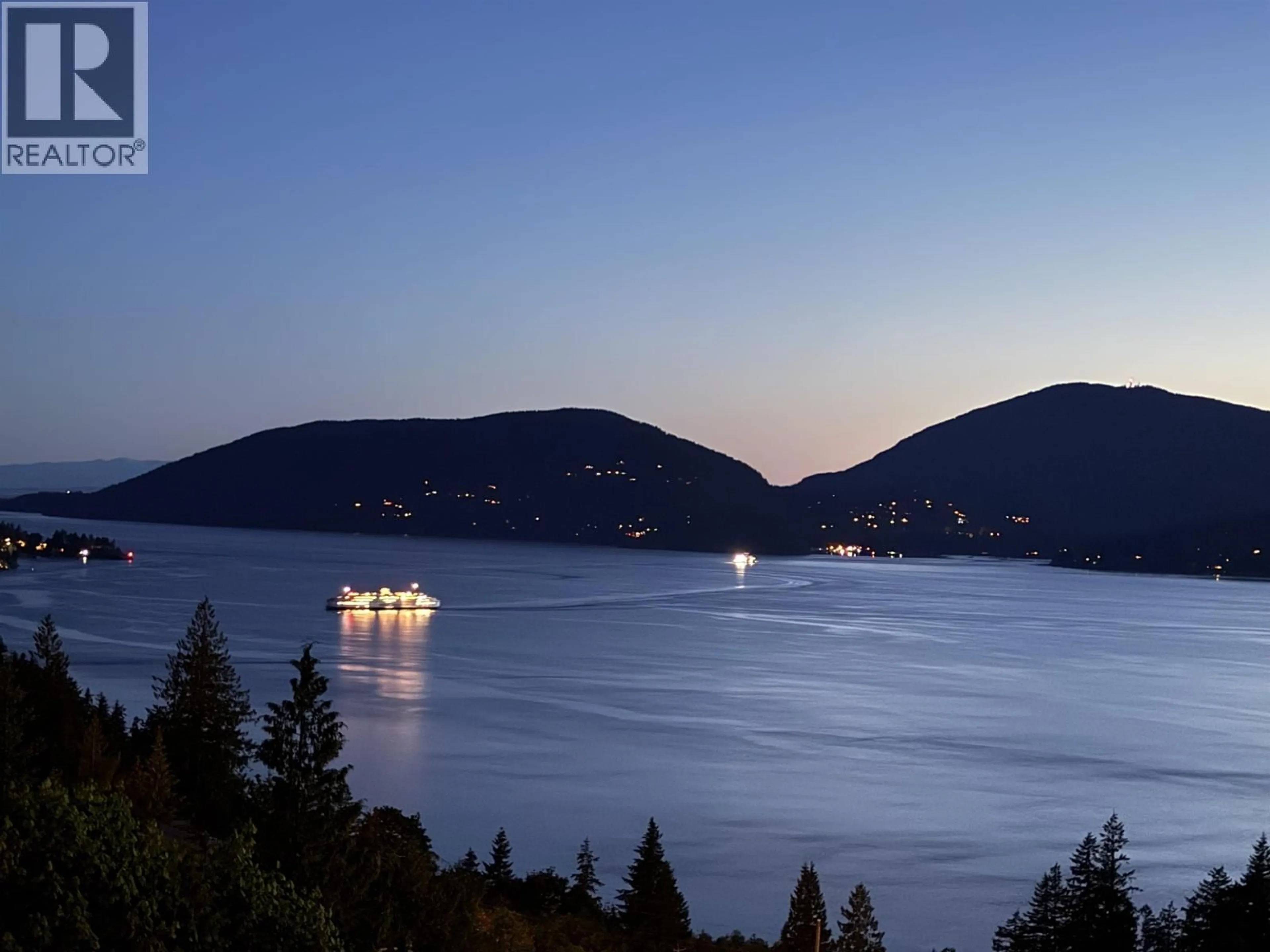 Blurry image for 8664 SEASCAPE DRIVE, West Vancouver British Columbia V7W3J7