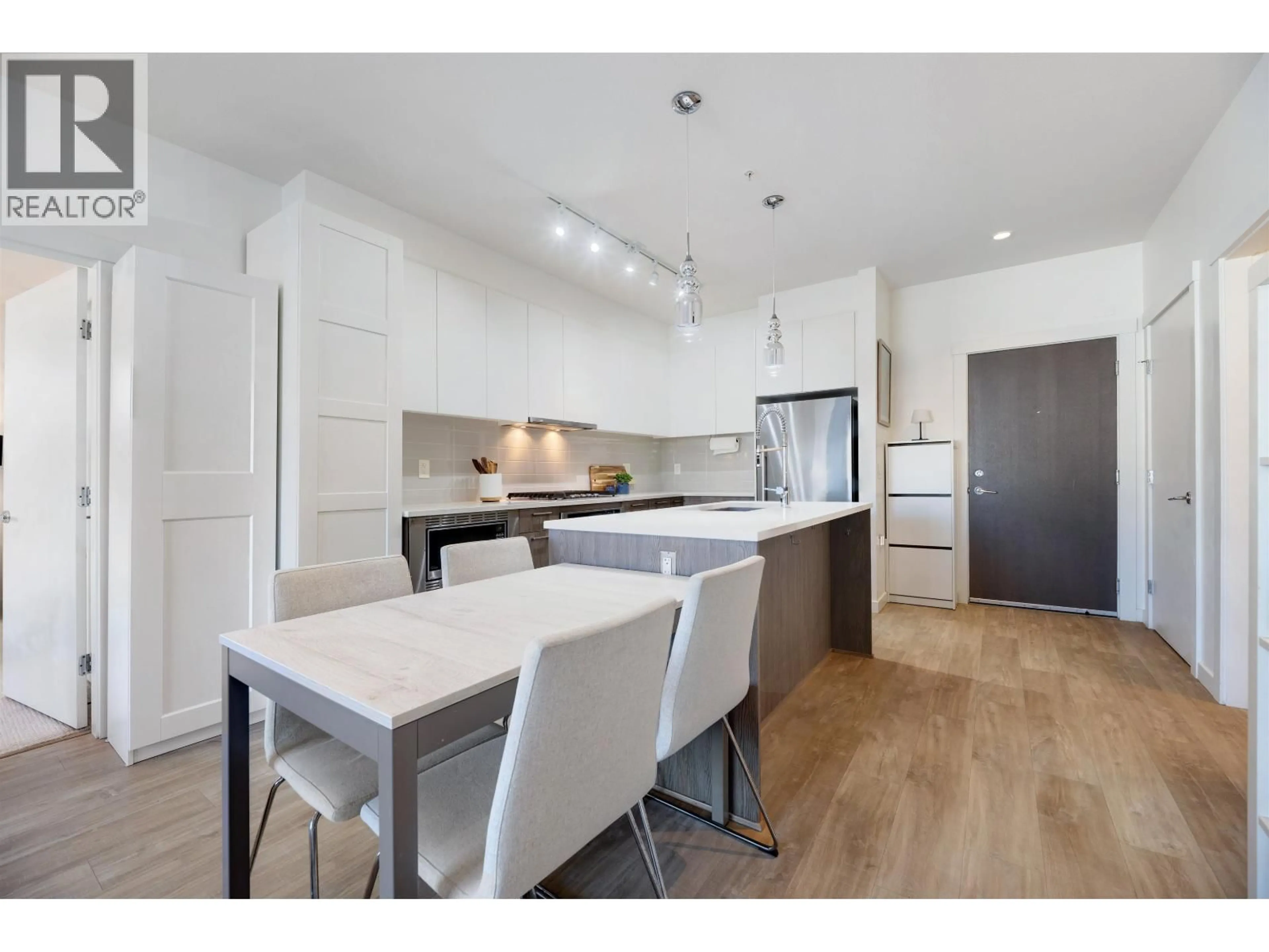 Open concept kitchen, unknown for 306 - 625 3RD STREET, North Vancouver British Columbia V7L1G6