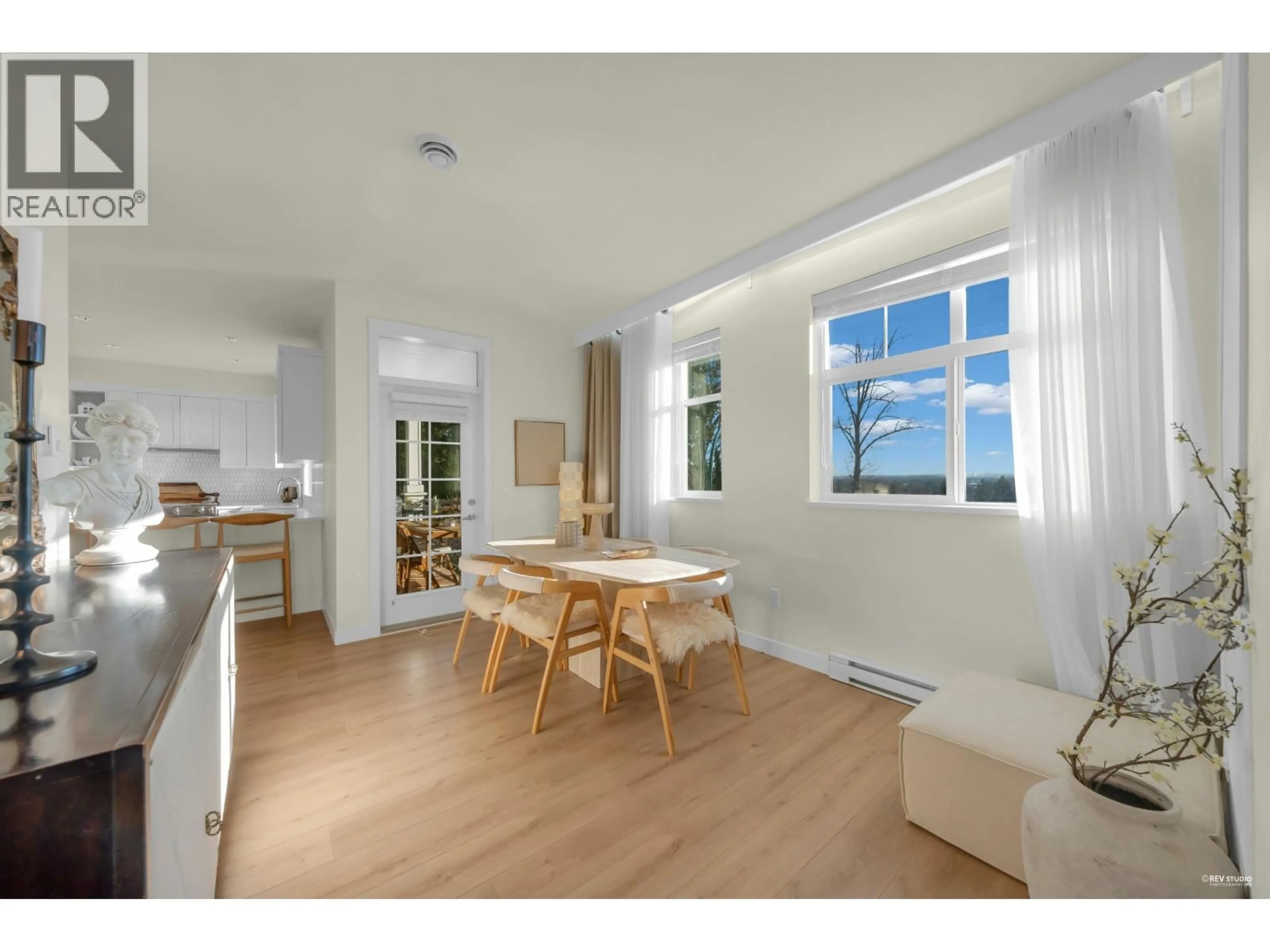 Open concept kitchen, wood/laminate floor for 115 - 3565 BAYCREST AVENUE, Coquitlam British Columbia V3B2W7