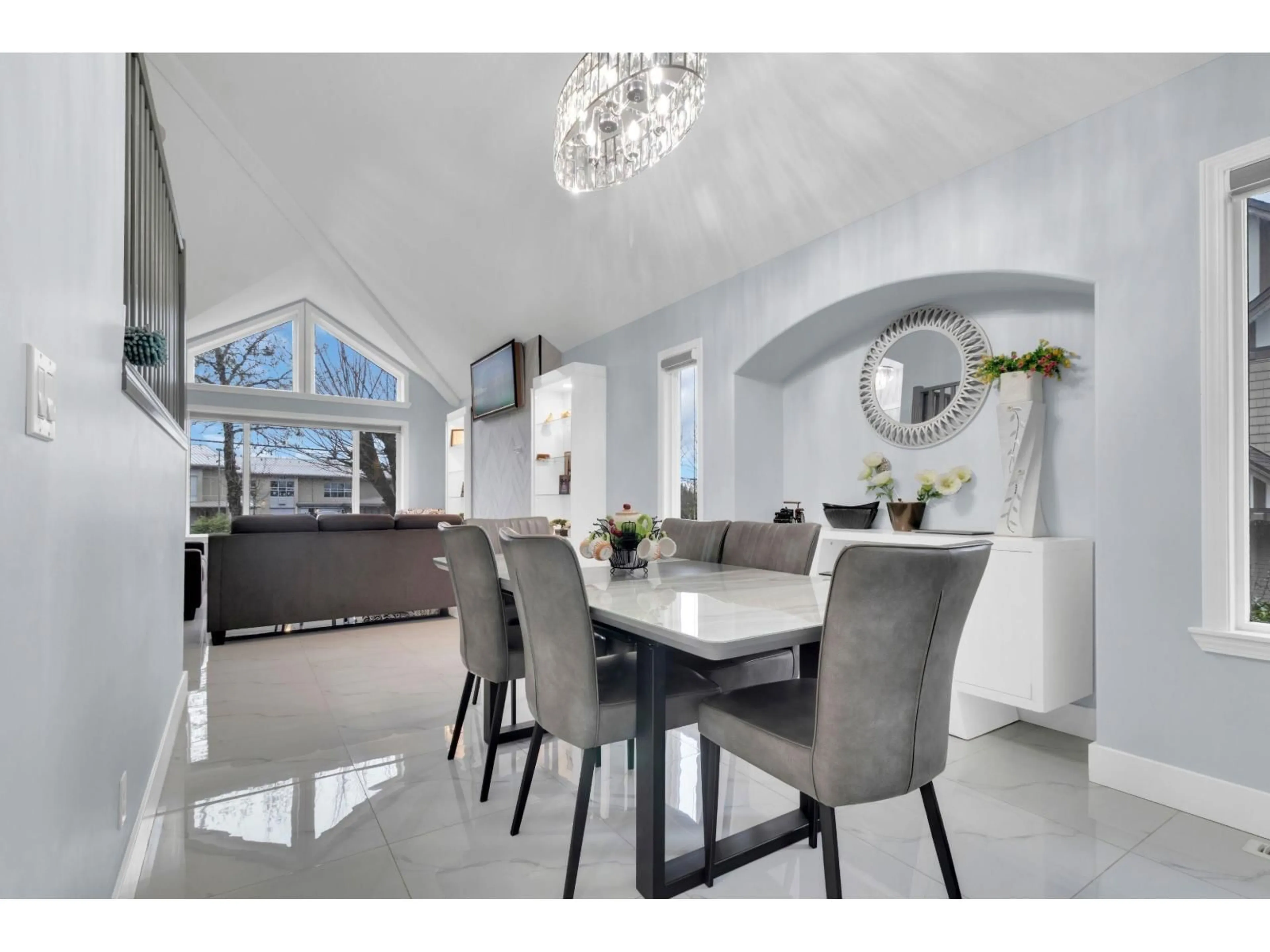 Dining room, ceramic/tile floor for 18239 68 AVENUE, Surrey British Columbia V3S9C6