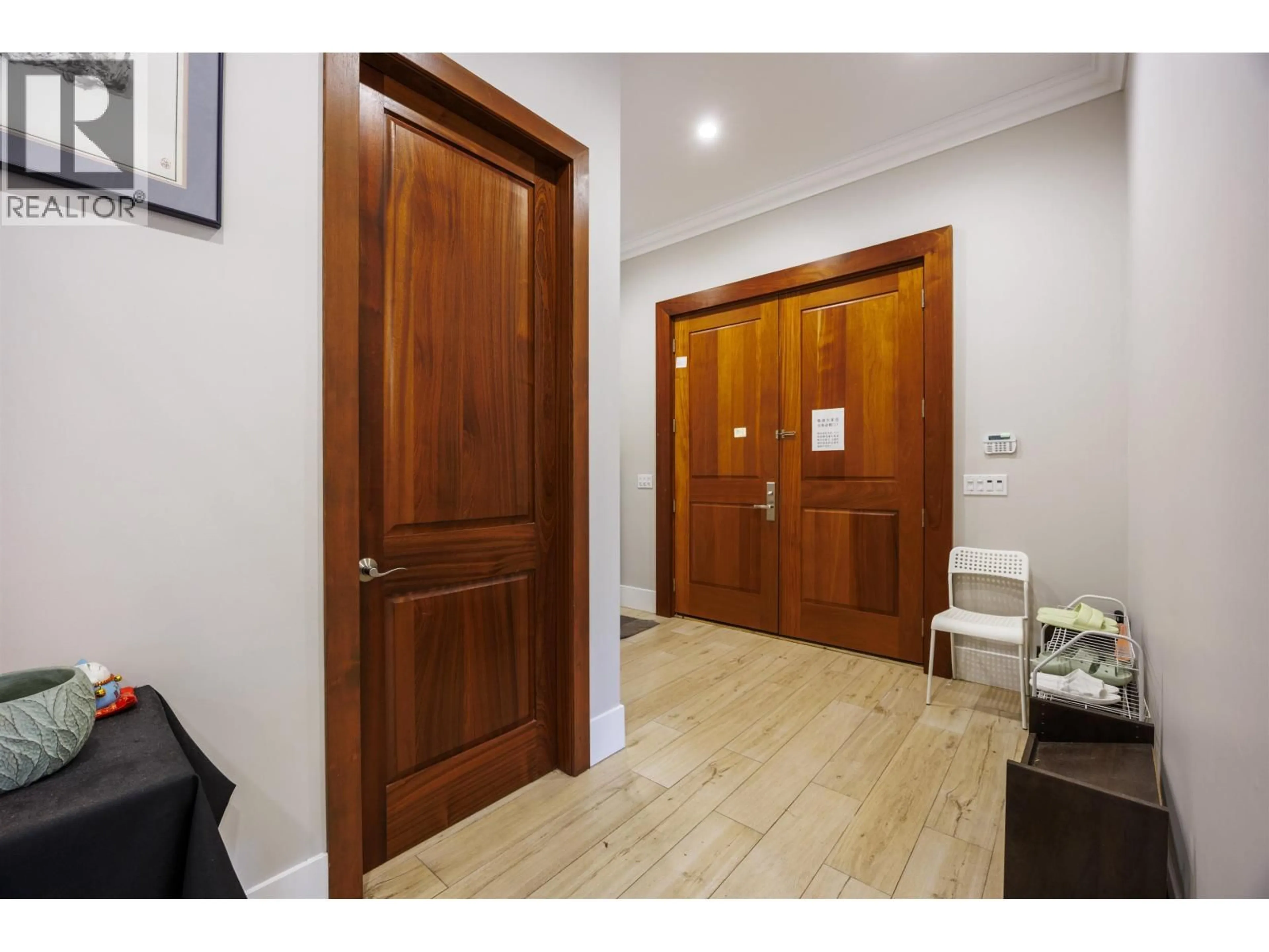 Indoor foyer for 8280 COLONIAL ROAD, Richmond British Columbia V7C4T4