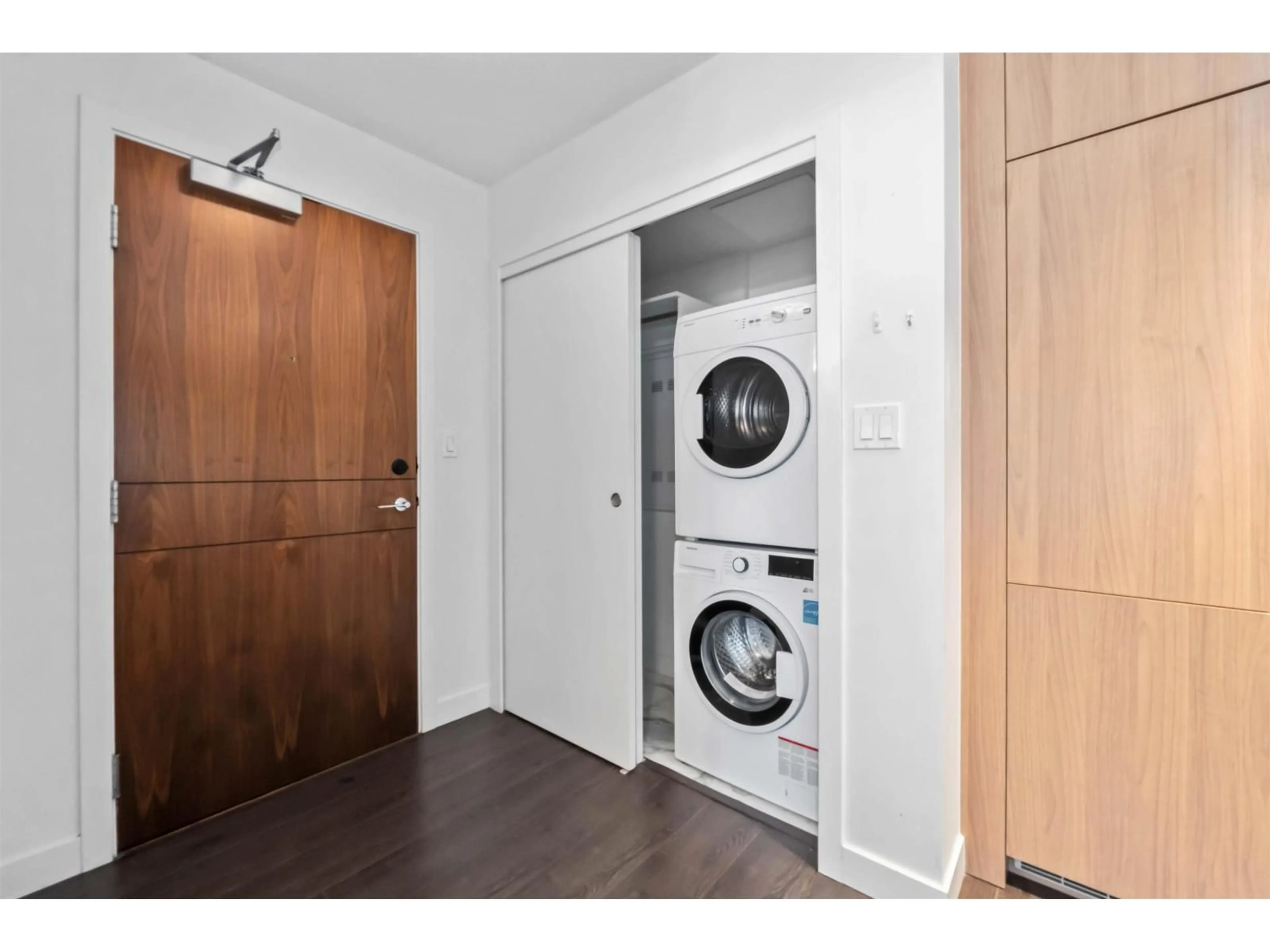 Unknown for 3301 - 13750 100 AVENUE, Surrey British Columbia V3T0L3