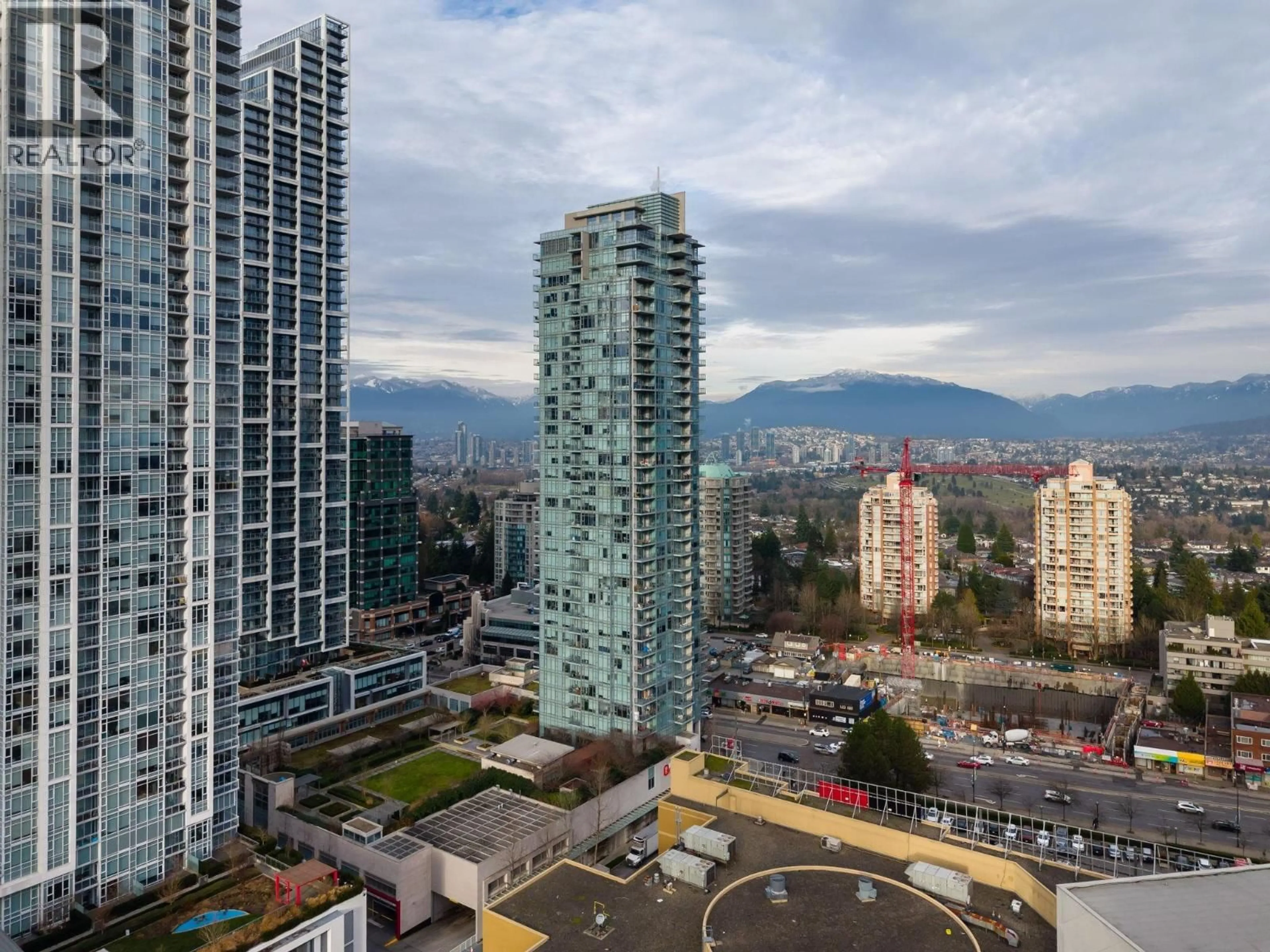 A pic from outside/outdoor area/front of a property/back of a property/a pic from drone, city buildings view from balcony for 2009 - 4688 KINGSWAY, Burnaby British Columbia V5H0E9