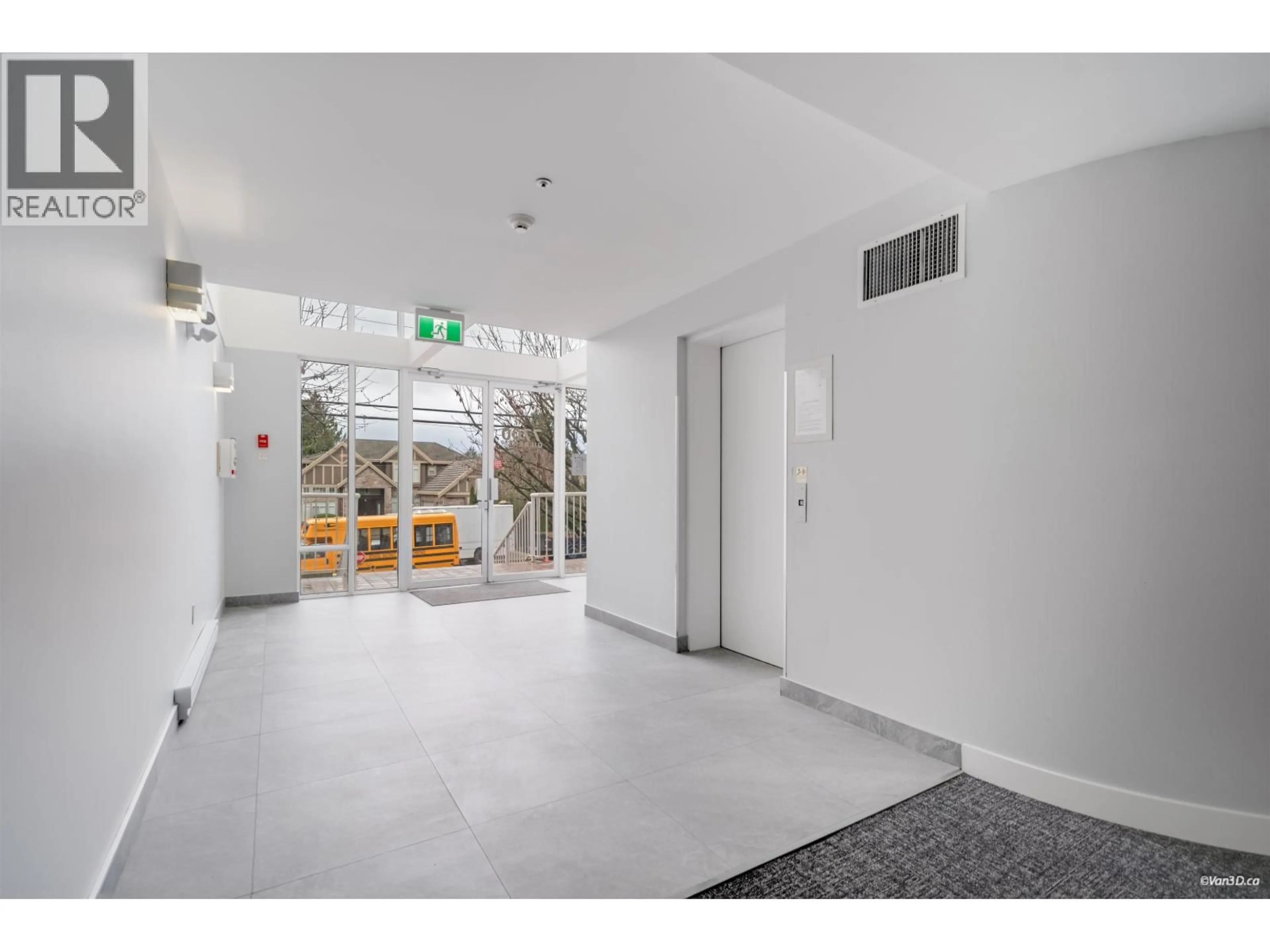Indoor foyer for 301 - 7700 GILBERT ROAD, Richmond British Columbia V7C3W2