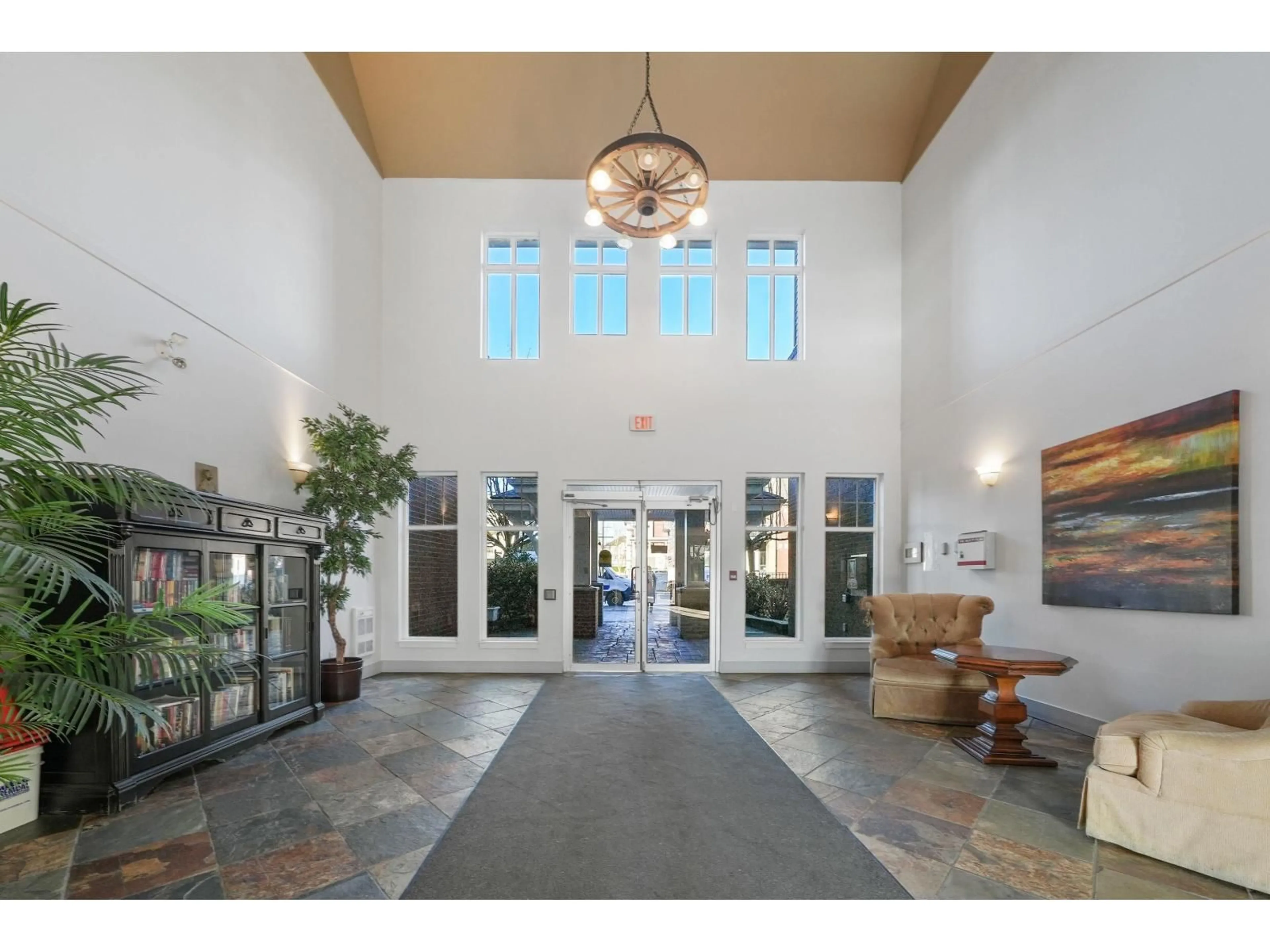 Indoor foyer for 213 - 17712 57A AVENUE, Surrey British Columbia V3S1J1