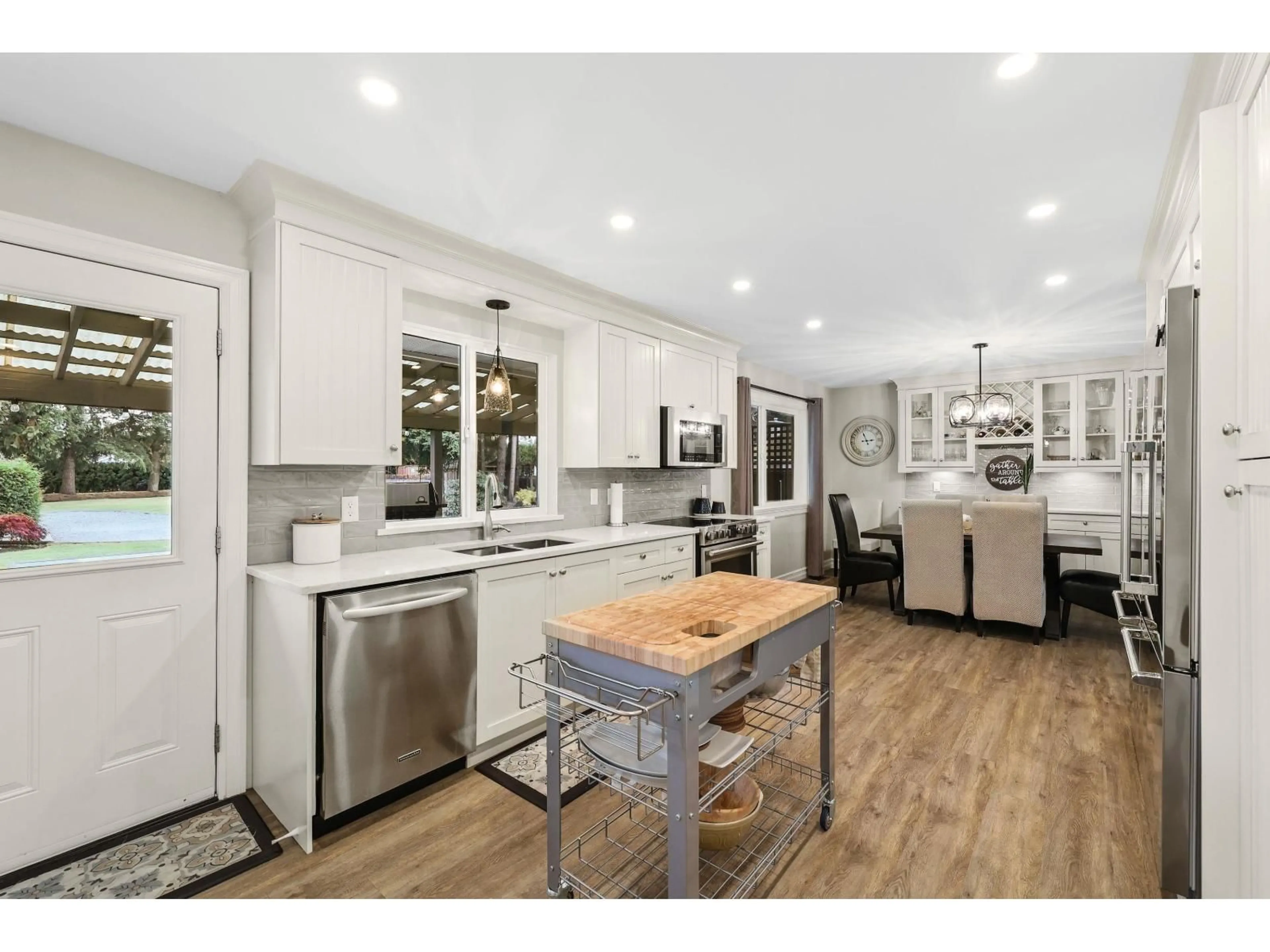 Open concept kitchen, unknown for 25160 58 AVENUE, Langley British Columbia V4W1G6