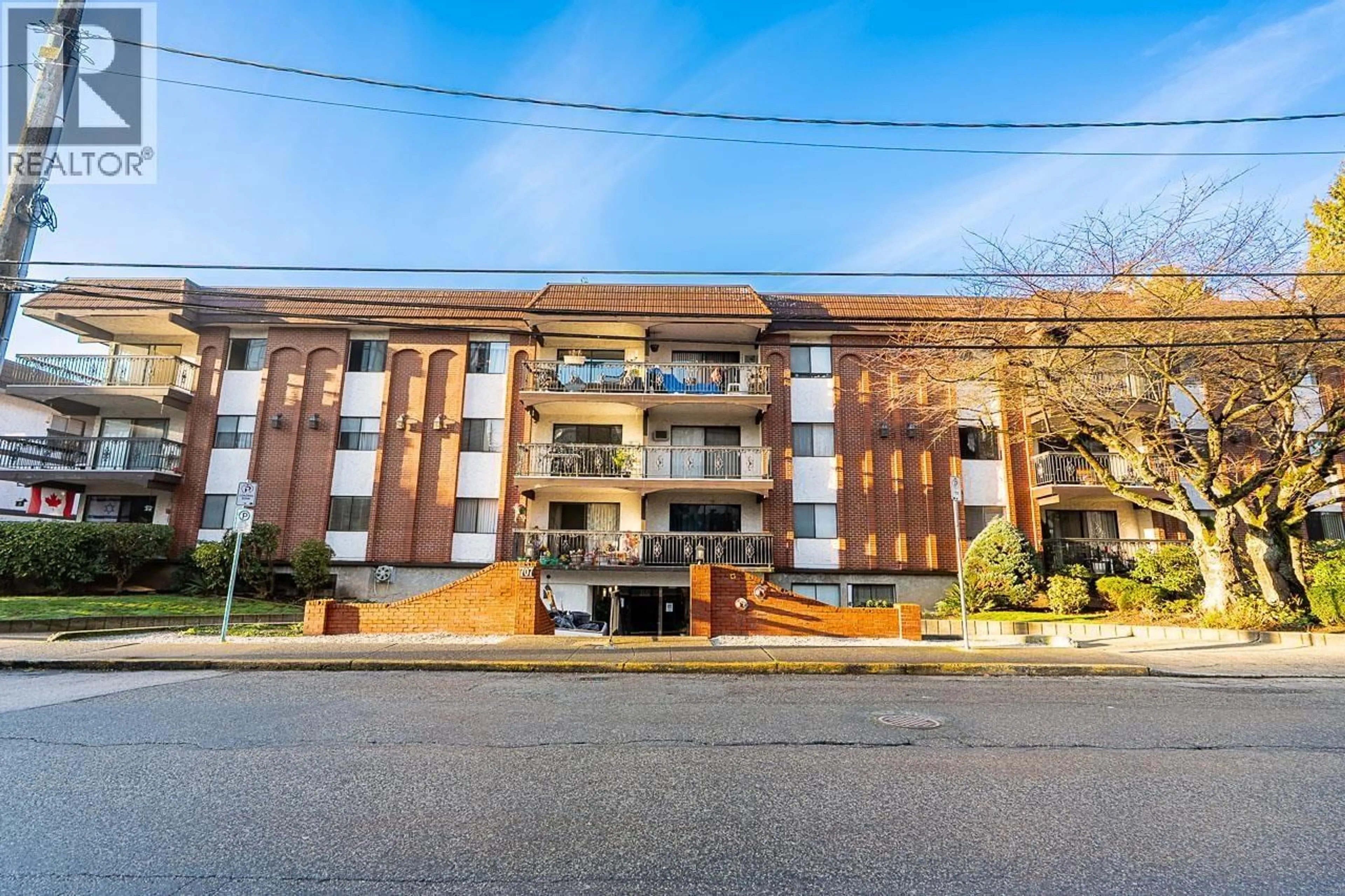 Patio, building for 104 - 707 HAMILTON STREET, New Westminster British Columbia V3M2M7