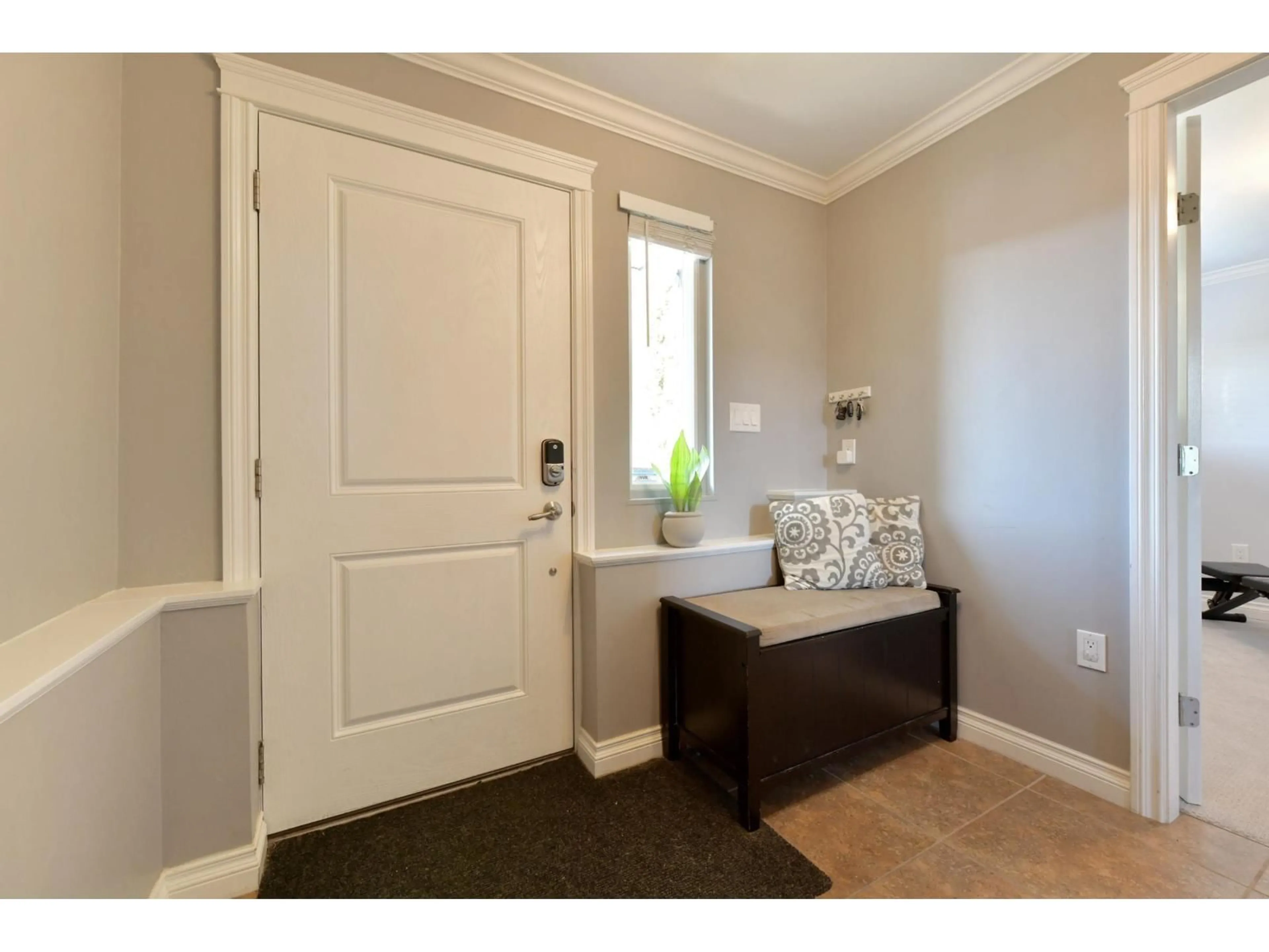 Indoor entryway for 2363 WAKEFIELD COURT, Langley British Columbia V2Y1E4