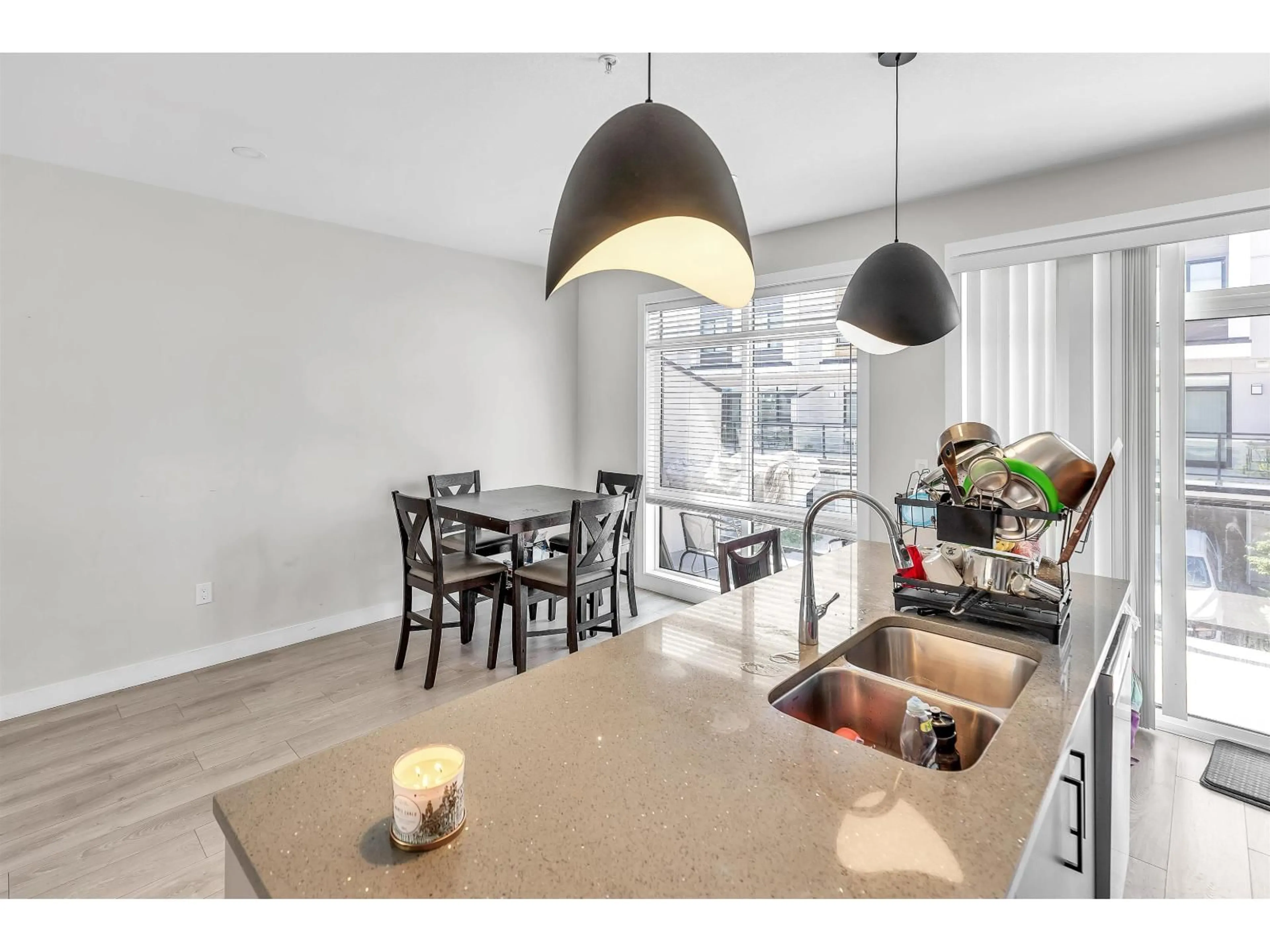 Open concept kitchen, unknown for 209 - 46150 THOMAS ROAD, Chilliwack British Columbia V2R6H3