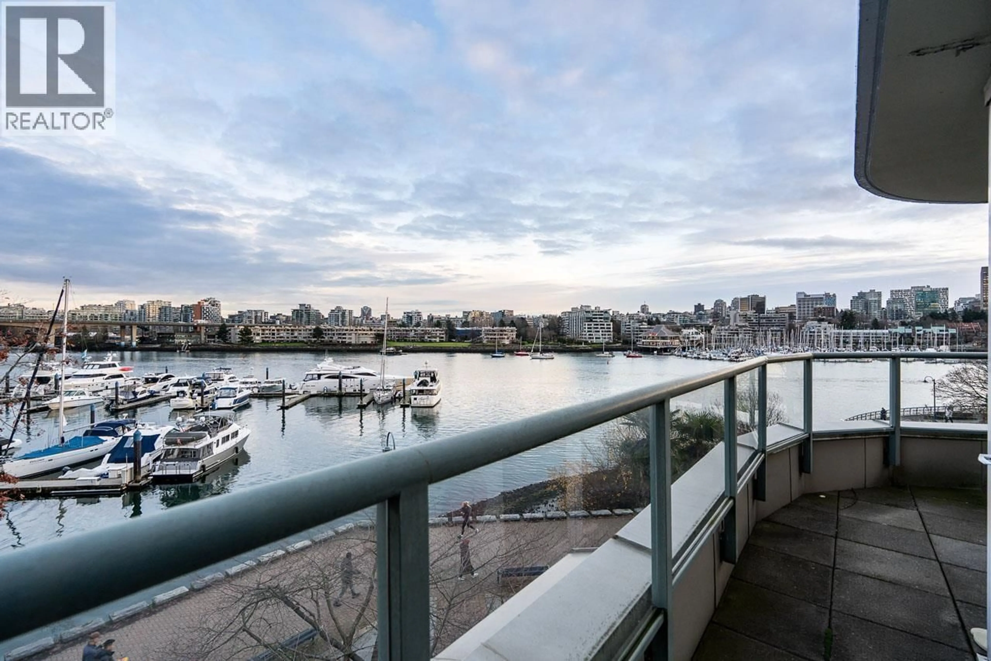 Balcony in the apartment, water/lake/river/ocean view for 122 - 1228 MARINASIDE CRESCENT, Vancouver British Columbia V6Z2W4
