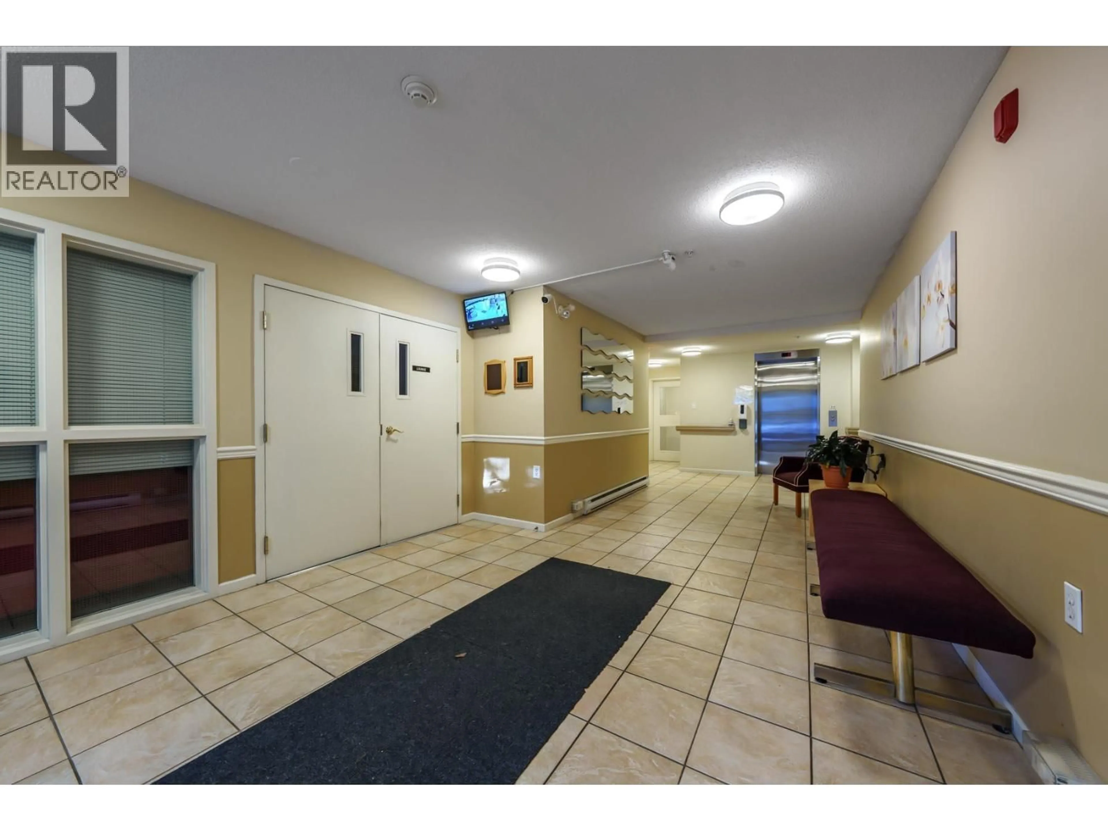 Indoor foyer for 111 - 55 BLACKBERRY DRIVE, New Westminster British Columbia V3L5S7