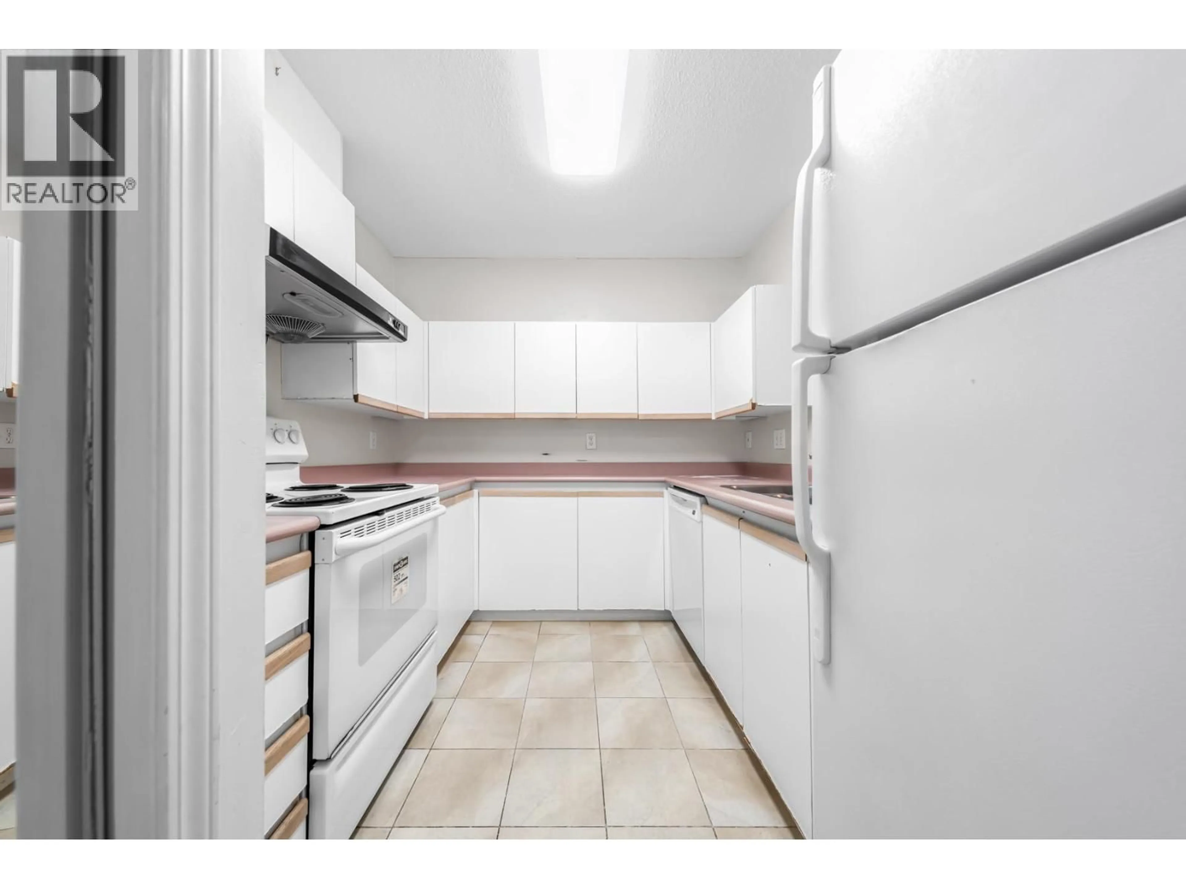 Standard kitchen, unknown for 111 - 55 BLACKBERRY DRIVE, New Westminster British Columbia V3L5S7