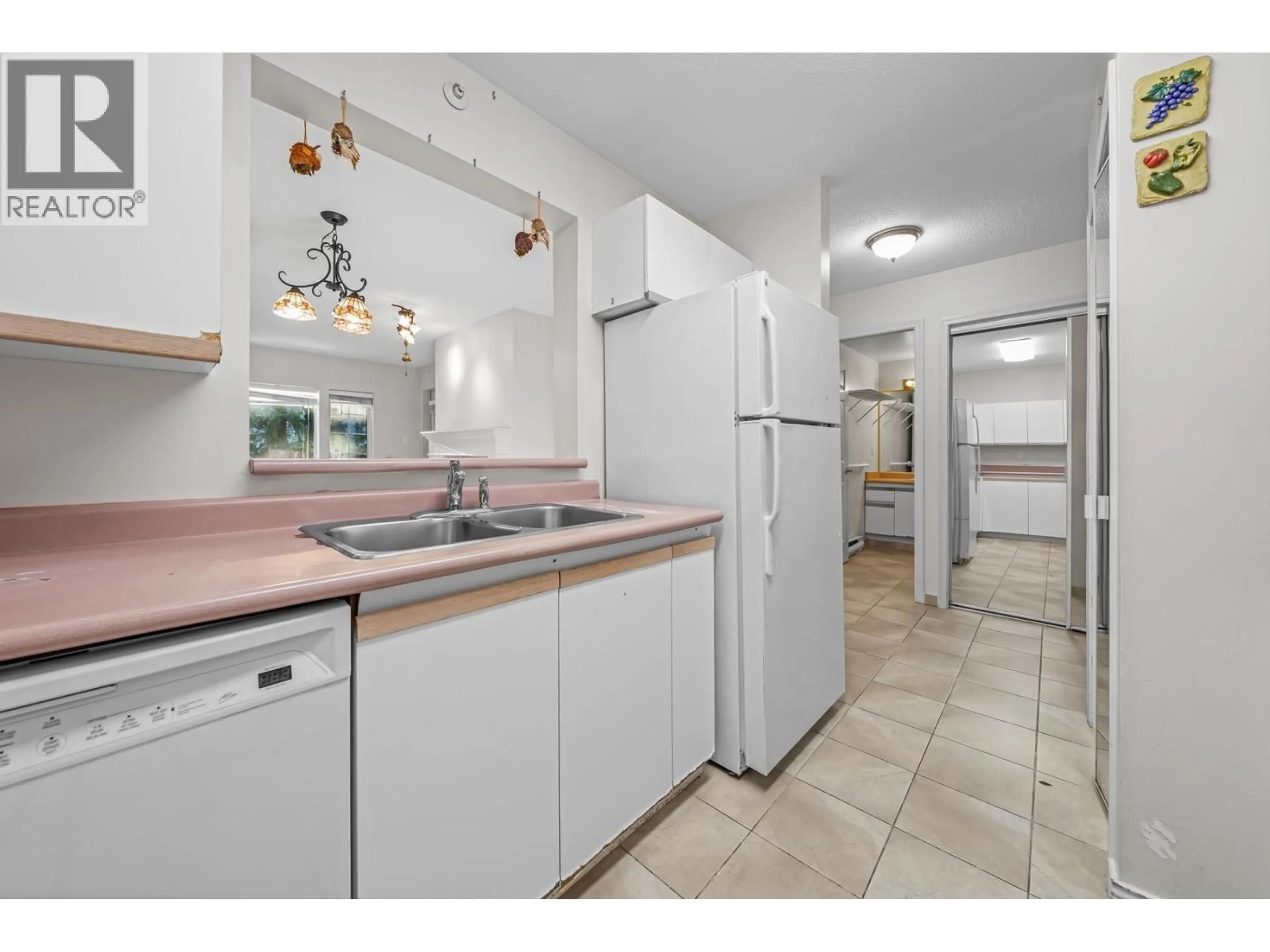 Standard kitchen, ceramic/tile floor for 111 - 55 BLACKBERRY DRIVE, New Westminster British Columbia V3L5S7