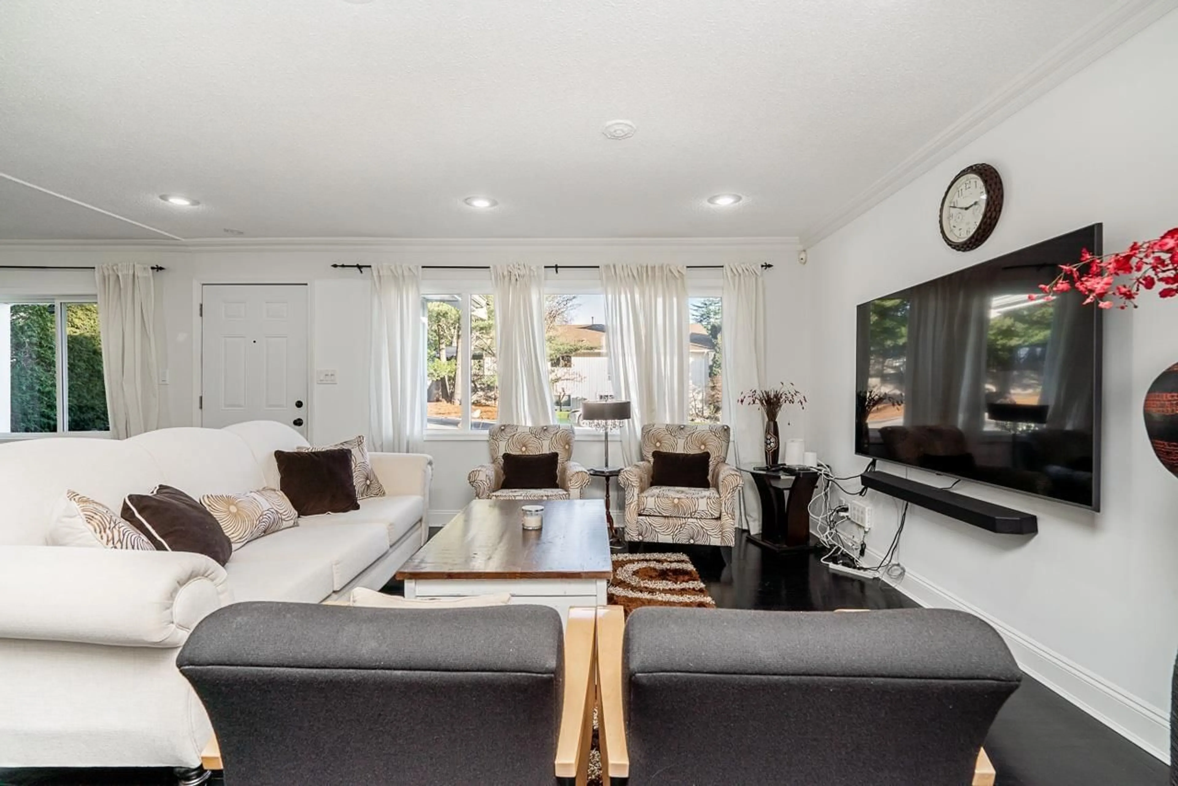 Living room with furniture, unknown for 1561 CHESTNUT STREET, White Rock British Columbia V4B3H1