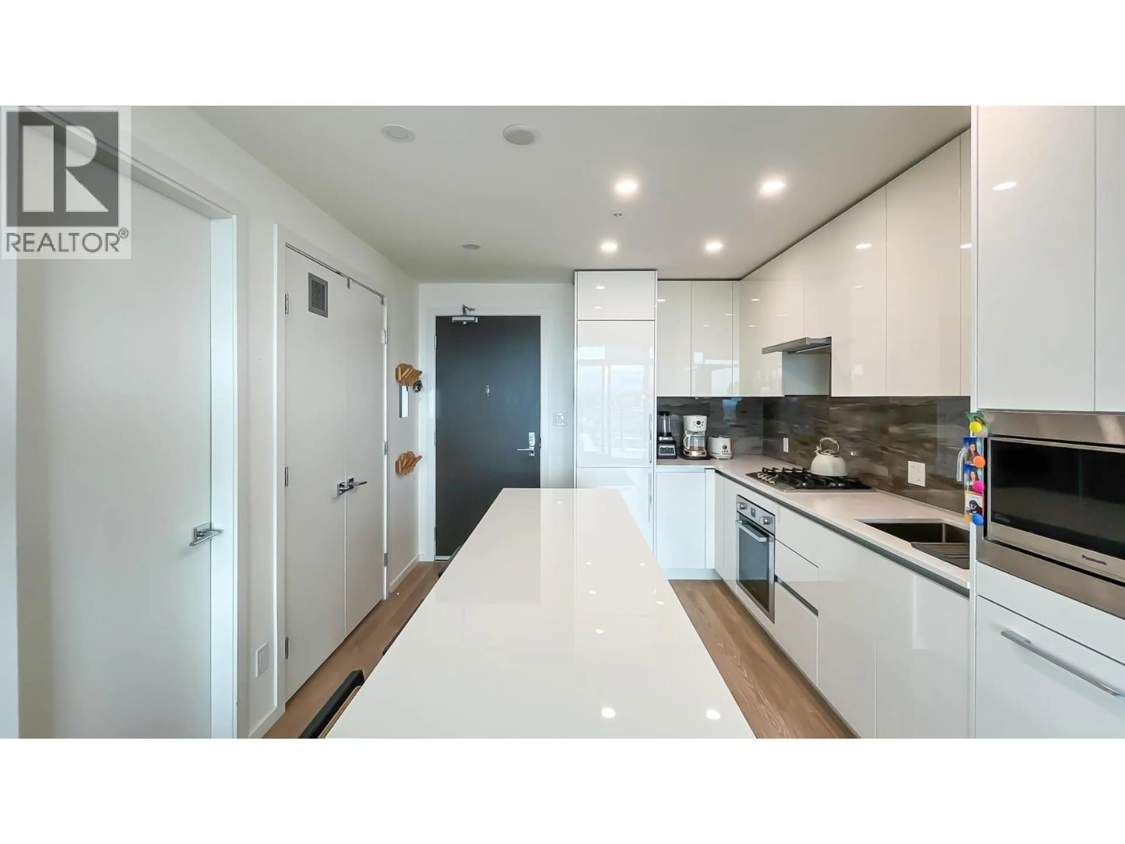 Unknown for 2207 - 1888 GILMORE AVENUE, Burnaby British Columbia V5C0L2