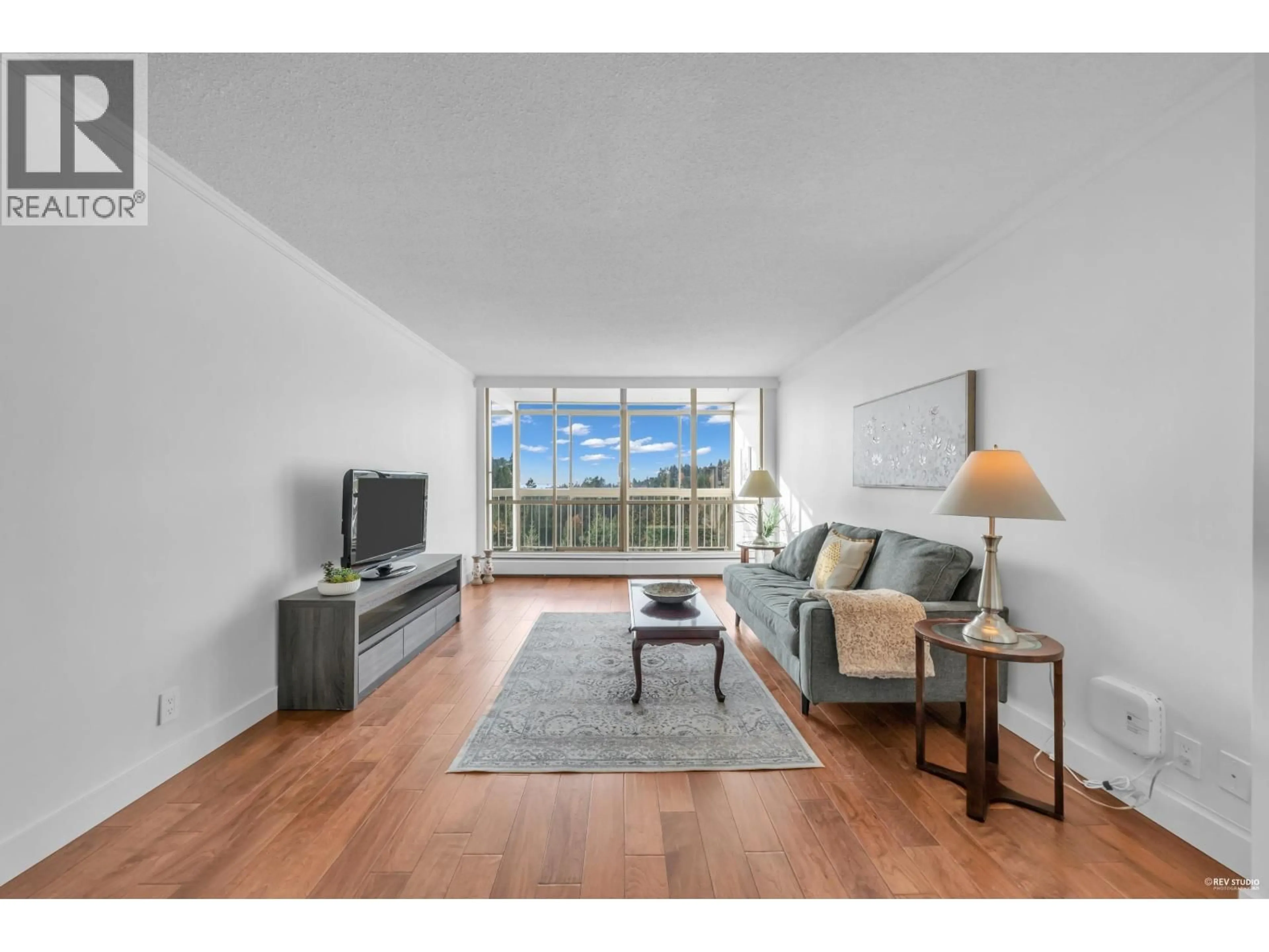 Living room with furniture, wood/laminate floor for 1812 - 2016 FULLERTON AVENUE, North Vancouver British Columbia V7P3E6