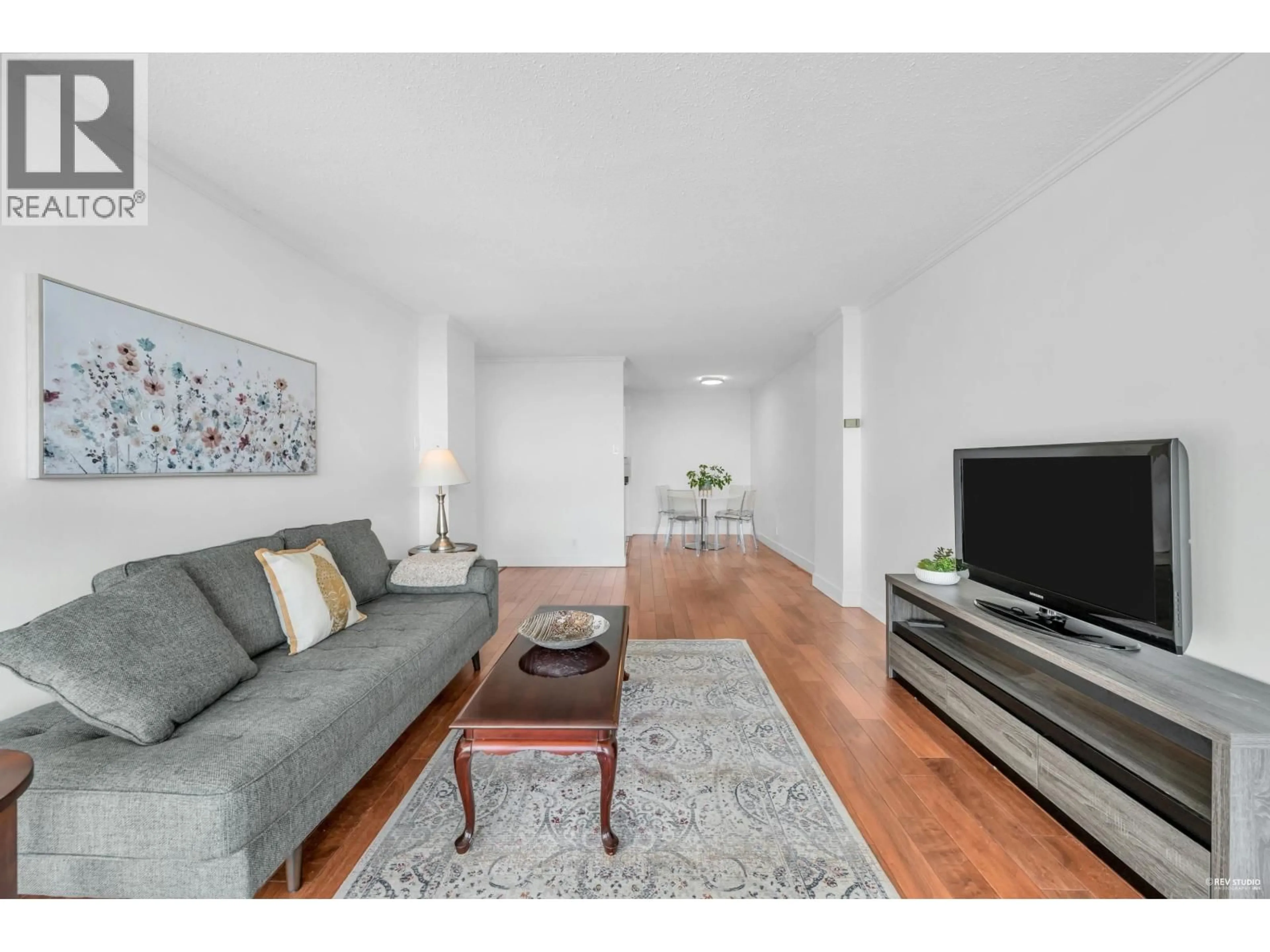 Living room with furniture, wood/laminate floor for 1812 - 2016 FULLERTON AVENUE, North Vancouver British Columbia V7P3E6