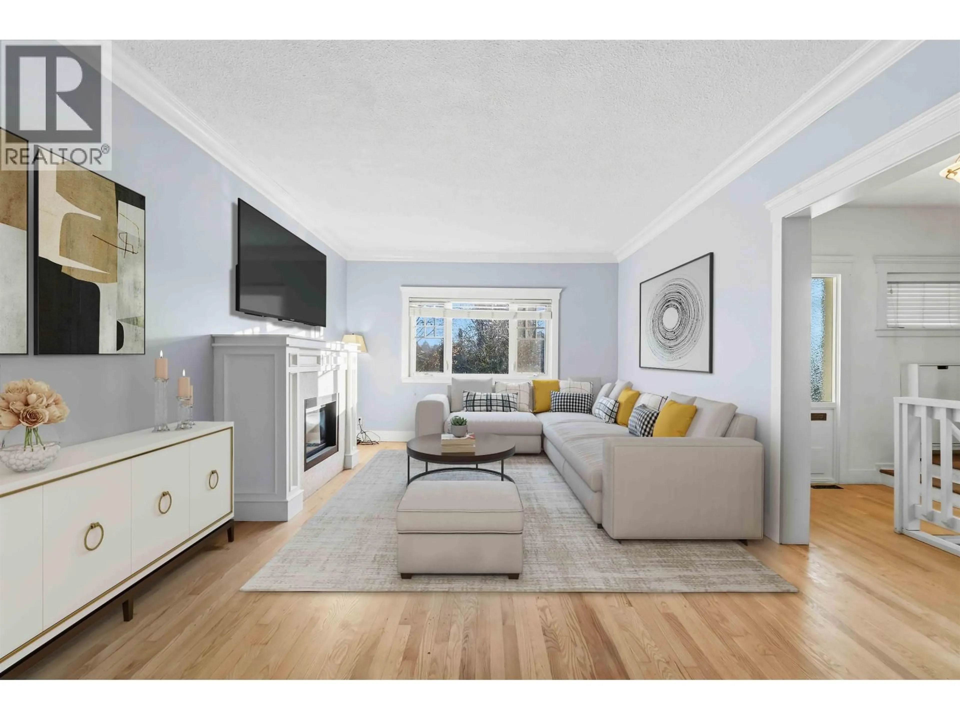 Living room with furniture, unknown for 621 23RD AVENUE, Vancouver British Columbia V5V1X9