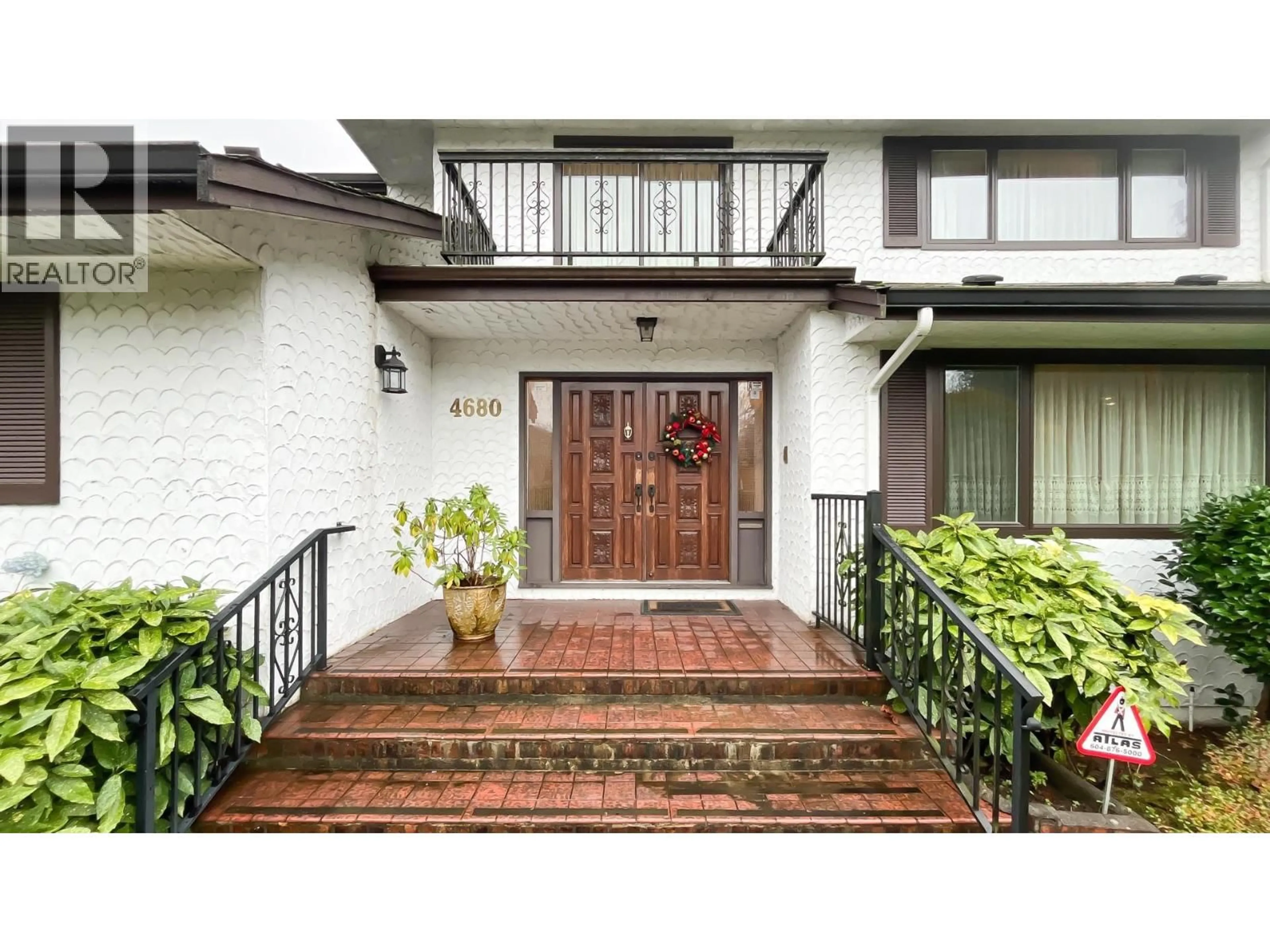 Indoor entryway for 4680 15TH AVENUE, Vancouver British Columbia V6R3B6