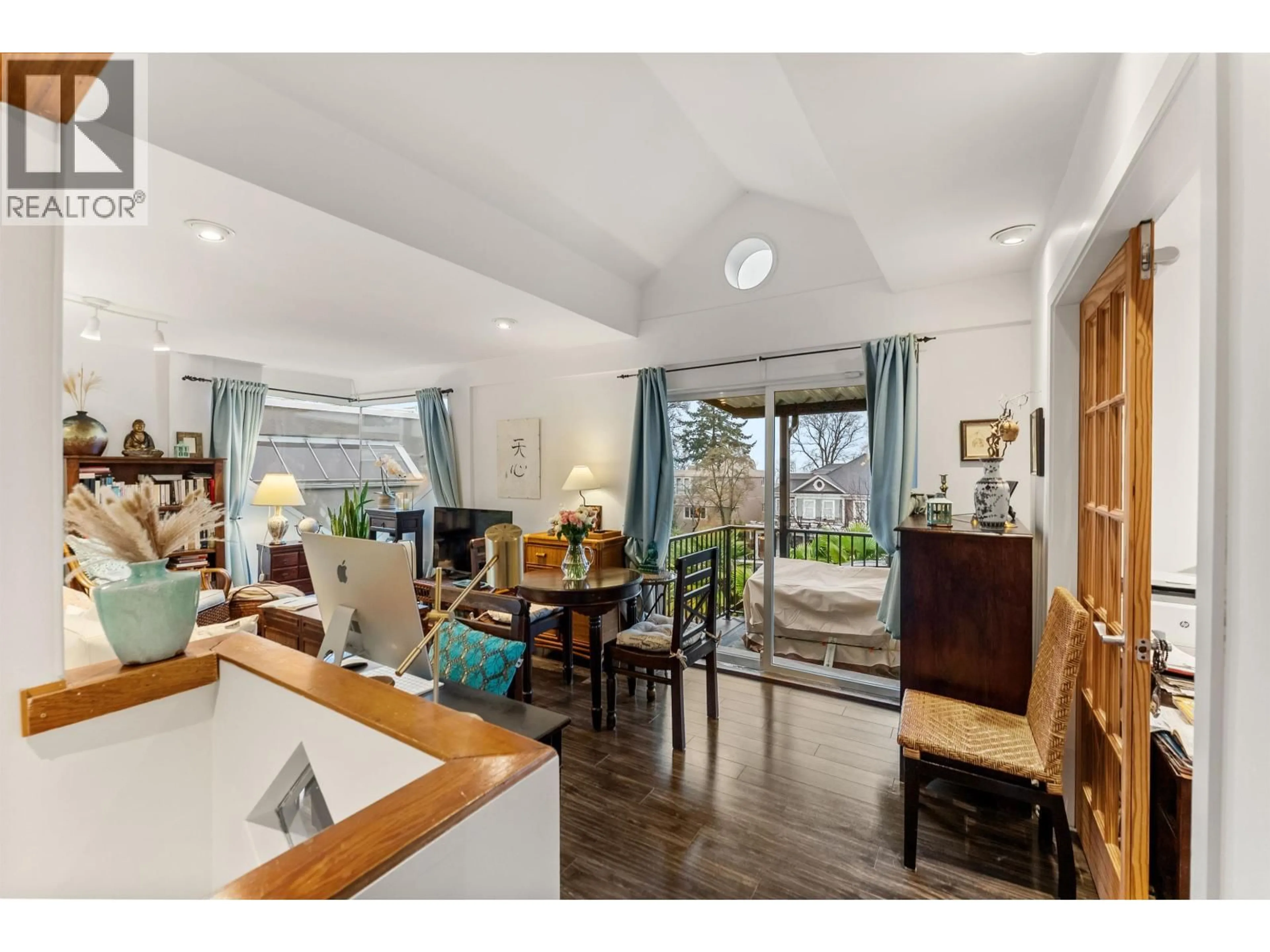 Open concept kitchen, unknown for 2574 CORNWALL AVENUE, Vancouver British Columbia V6K1C2