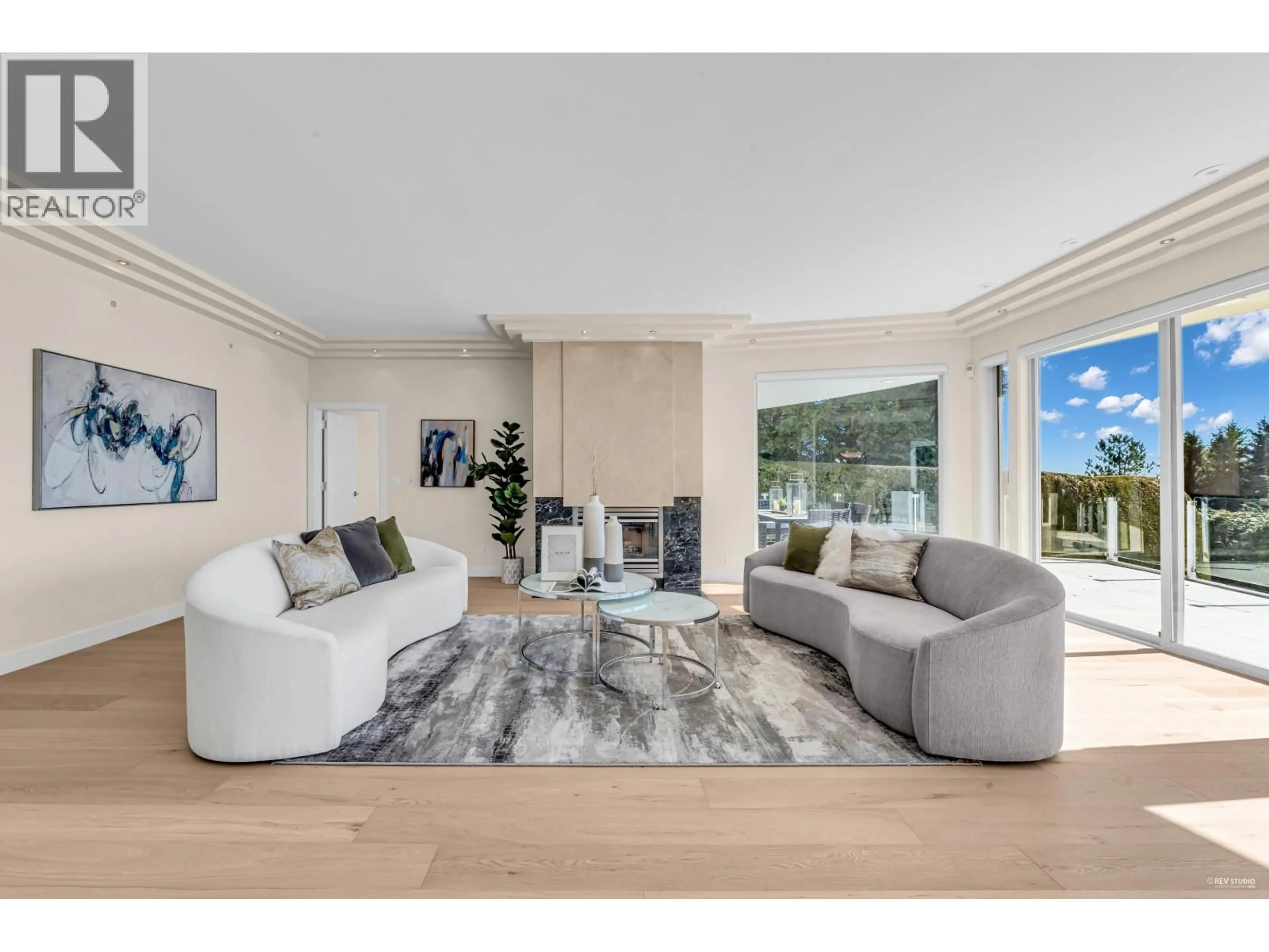 Living room with furniture, unknown for 1407 BRAMWELL ROAD, West Vancouver British Columbia V7S2N8