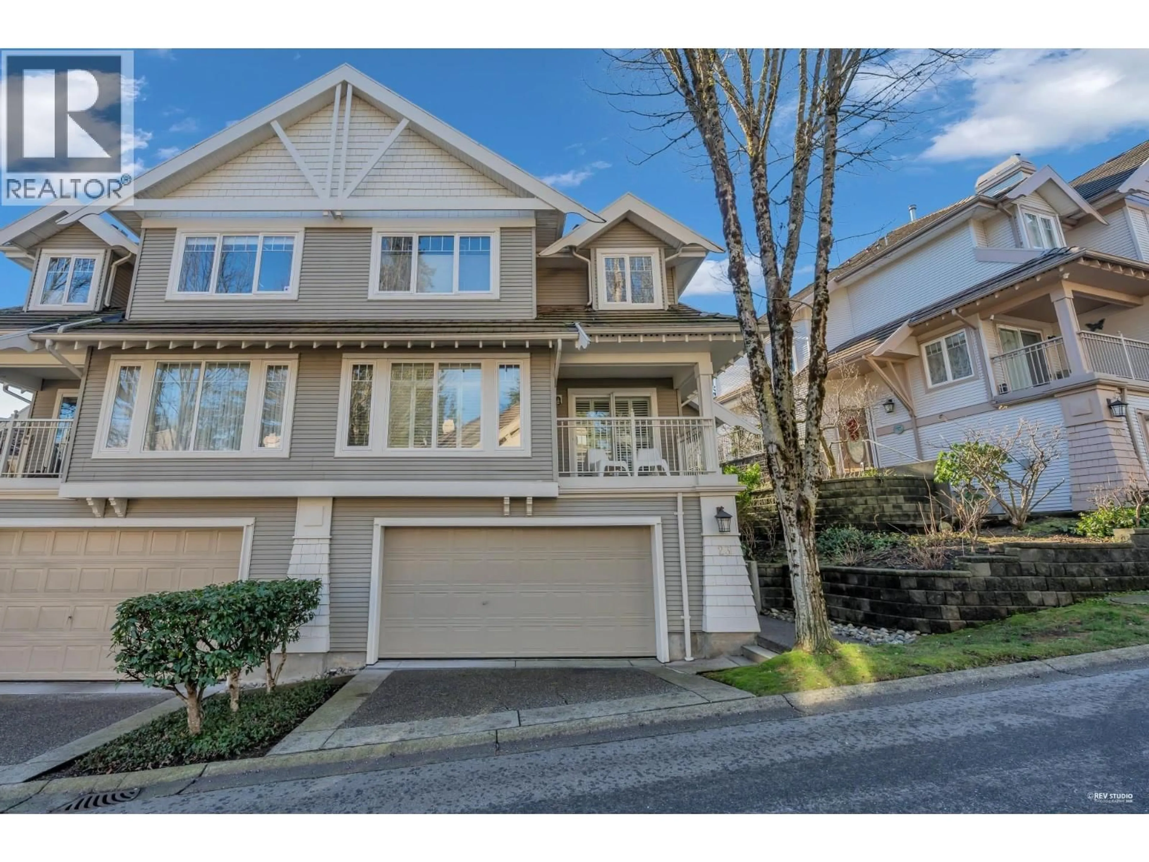 Home with vinyl exterior material, street for 23 - 3405 PLATEAU BOULEVARD, Coquitlam British Columbia V3E3L7