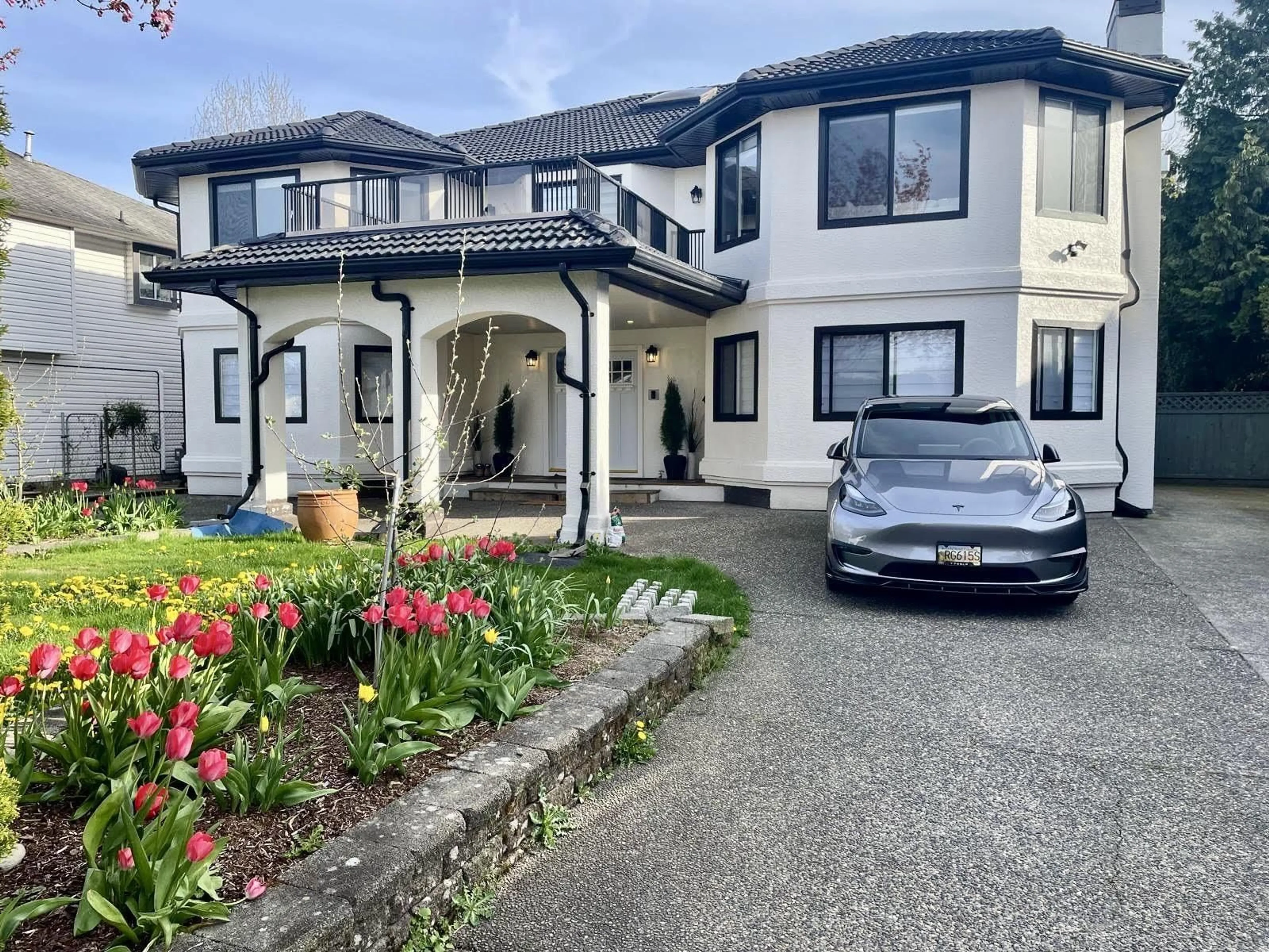 A pic from outside/outdoor area/front of a property/back of a property/a pic from drone, street for 21708 50 AVENUE, Langley British Columbia V3A3T3