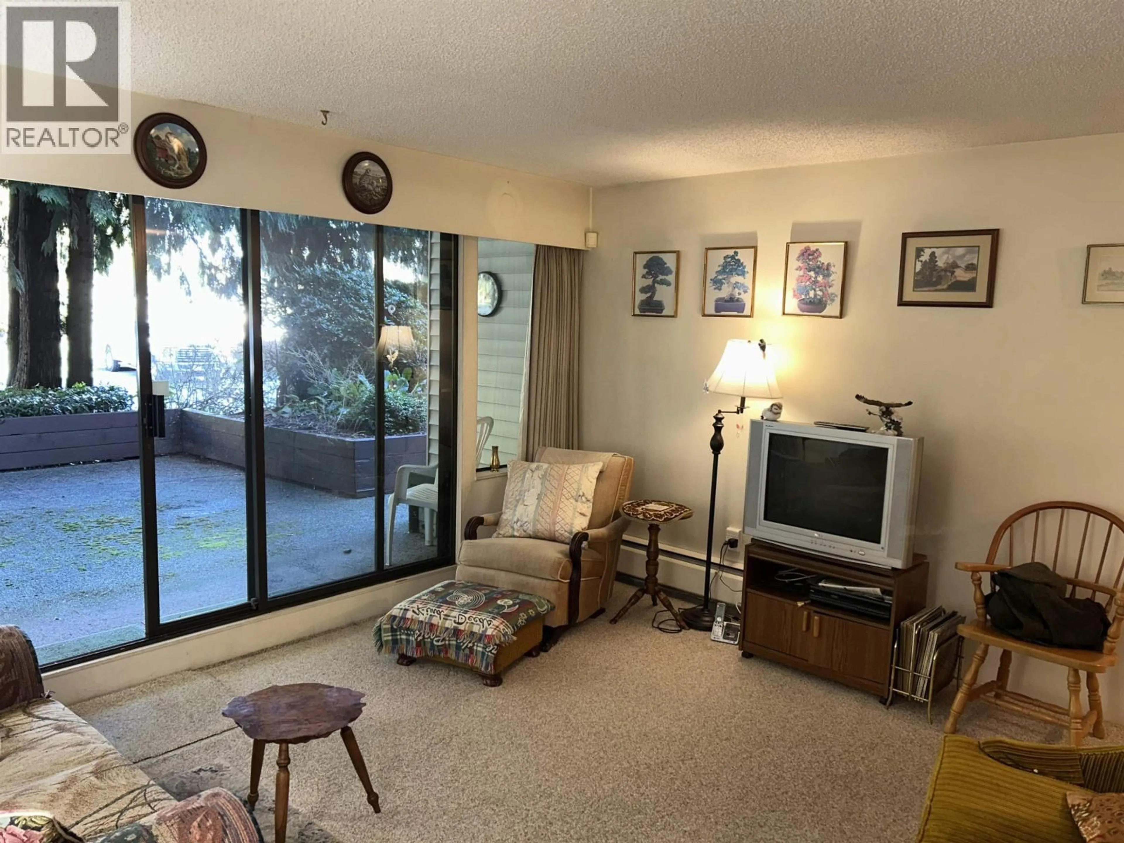 Living room with furniture, unknown for 107 - 1048 KING ALBERT AVENUE, Coquitlam British Columbia V3J1X5