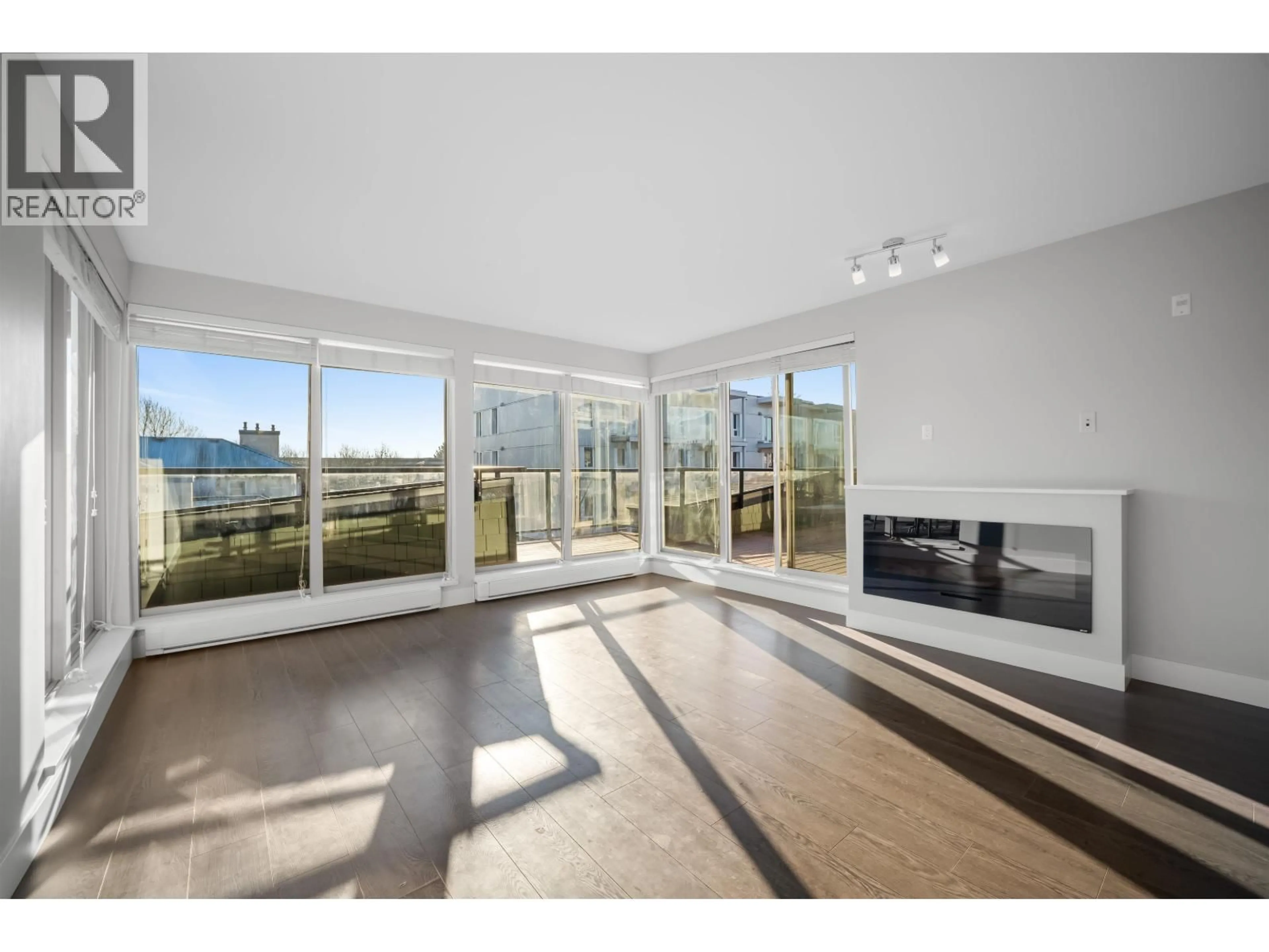 A pic of a room for 403 - 2460 KELLY AVENUE, Port Coquitlam British Columbia V3C0E3