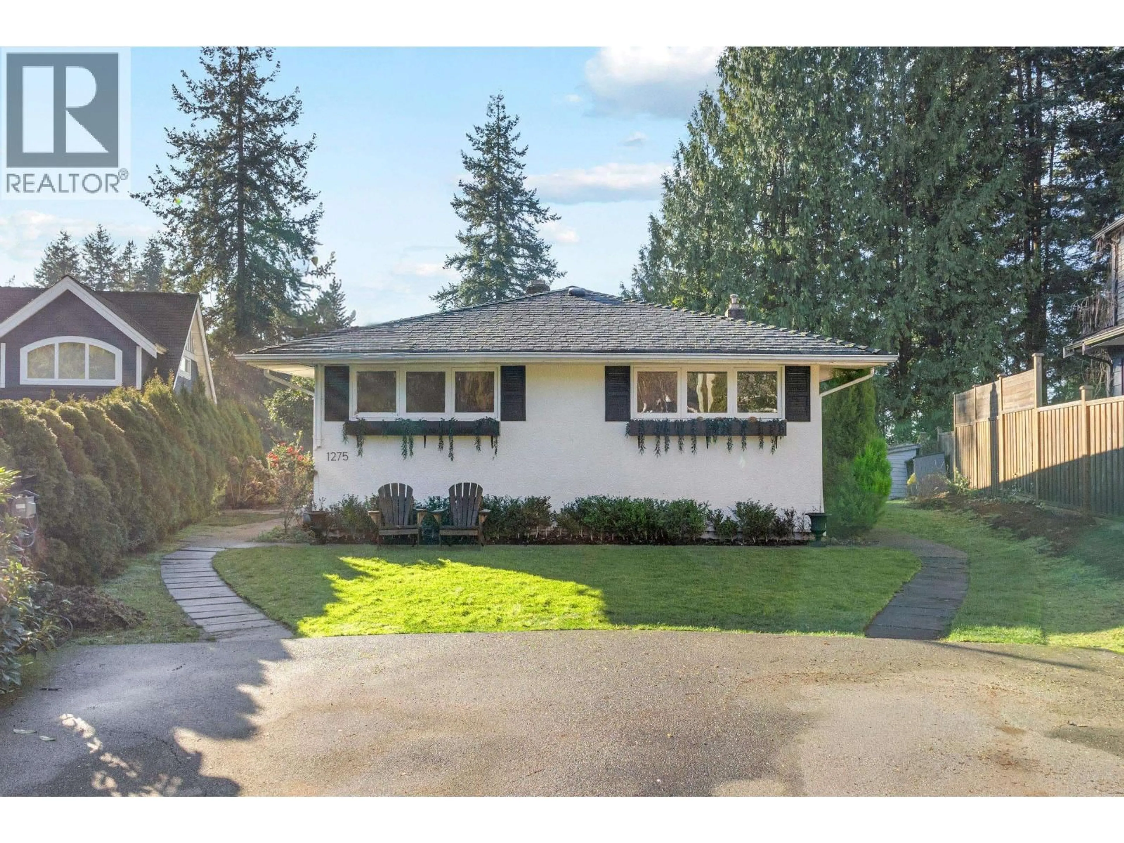 Home with vinyl exterior material, street for 1275 BRANTWOOD ROAD, North Vancouver British Columbia V7R1G6