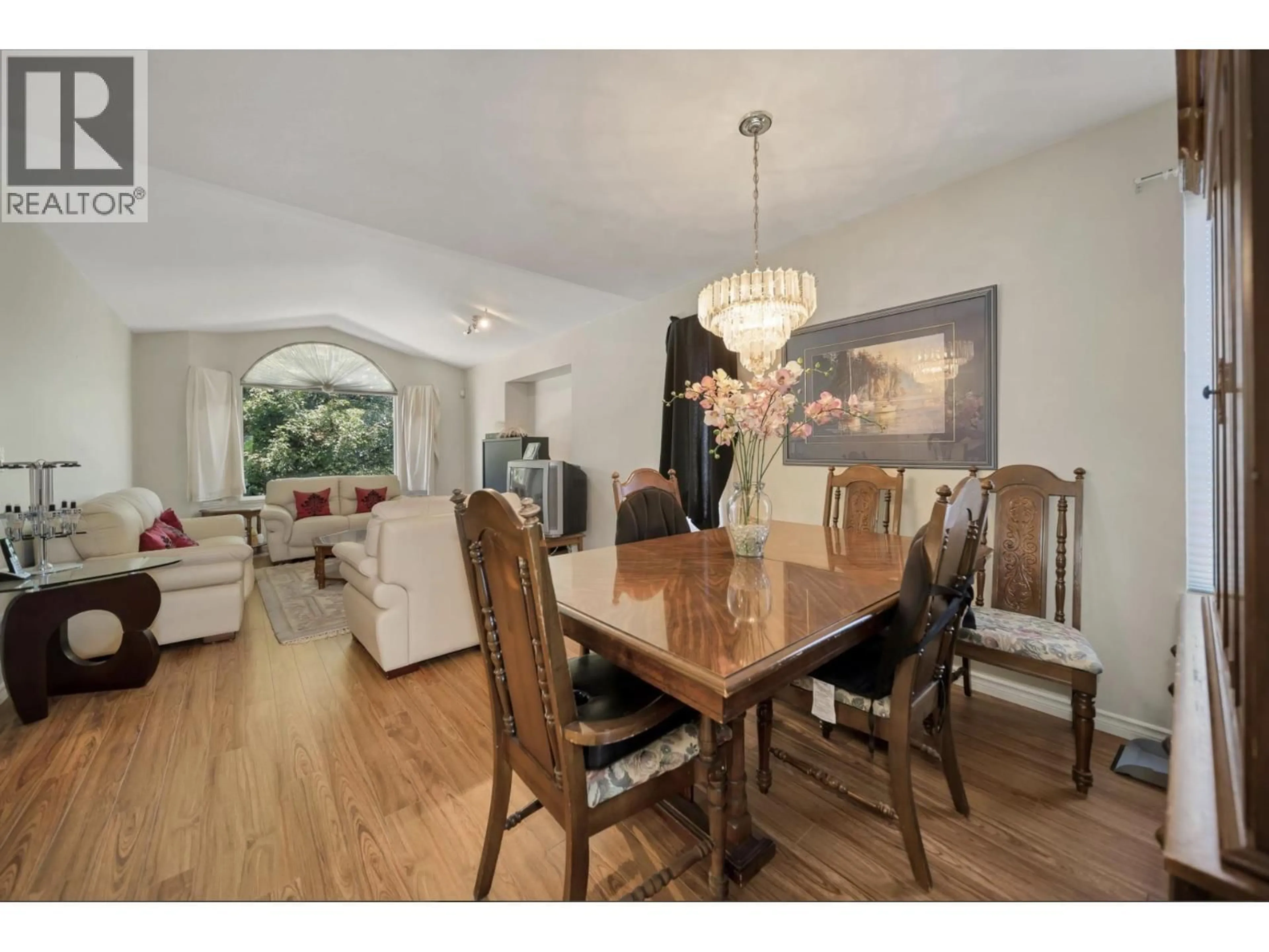 Dining room, wood/laminate floor for 23860 118 AVENUE, Maple Ridge British Columbia V4R1Y9