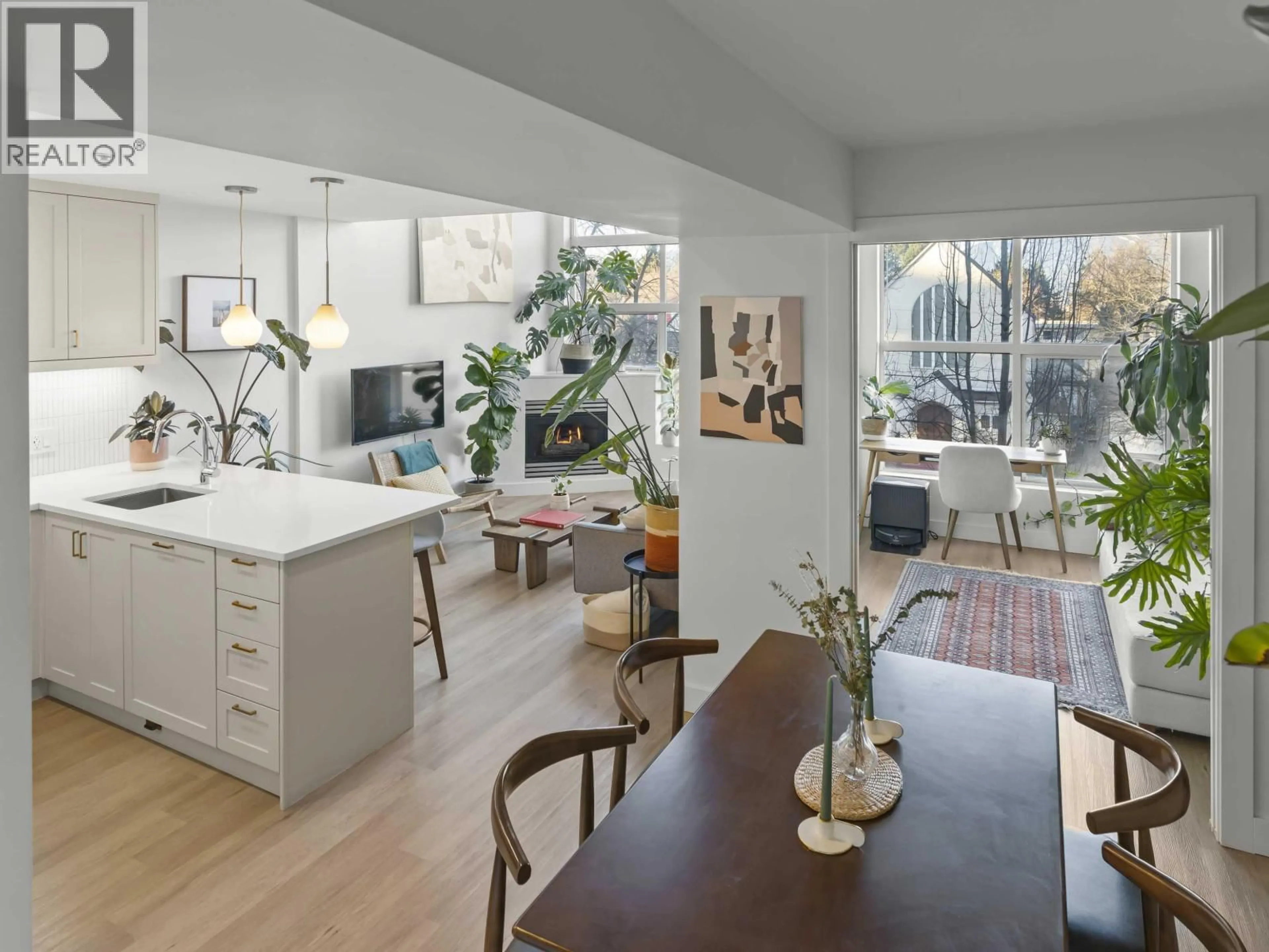 Open concept kitchen, unknown for 301 - 418 BROADWAY, Vancouver British Columbia V5T1X2