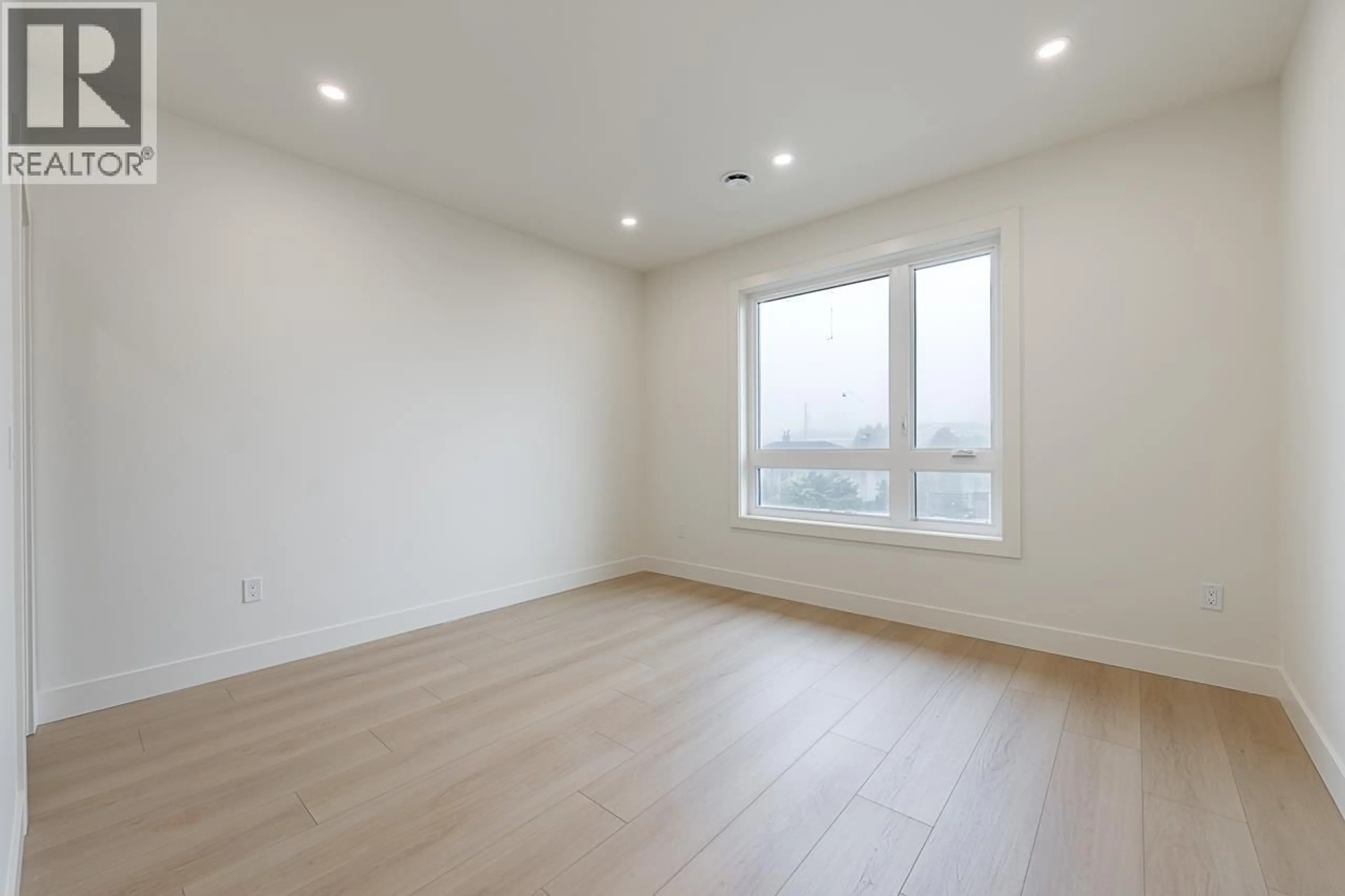 A pic of a room for 2 - 6554 CHARLES STREET, Burnaby British Columbia V5B2H1