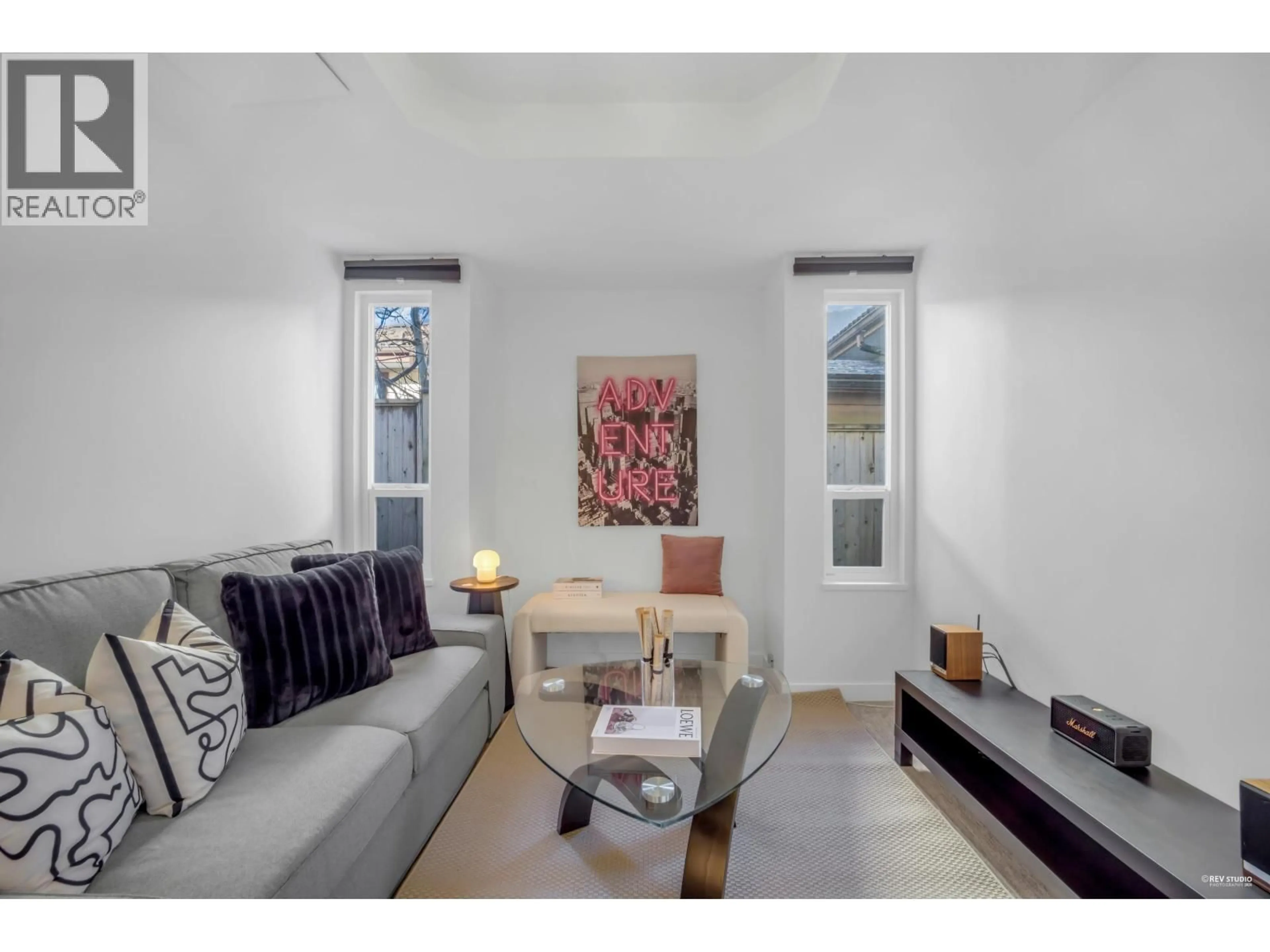 Living room with furniture, unknown for 642 LOST LAKE DRIVE, Coquitlam British Columbia V3C5G3