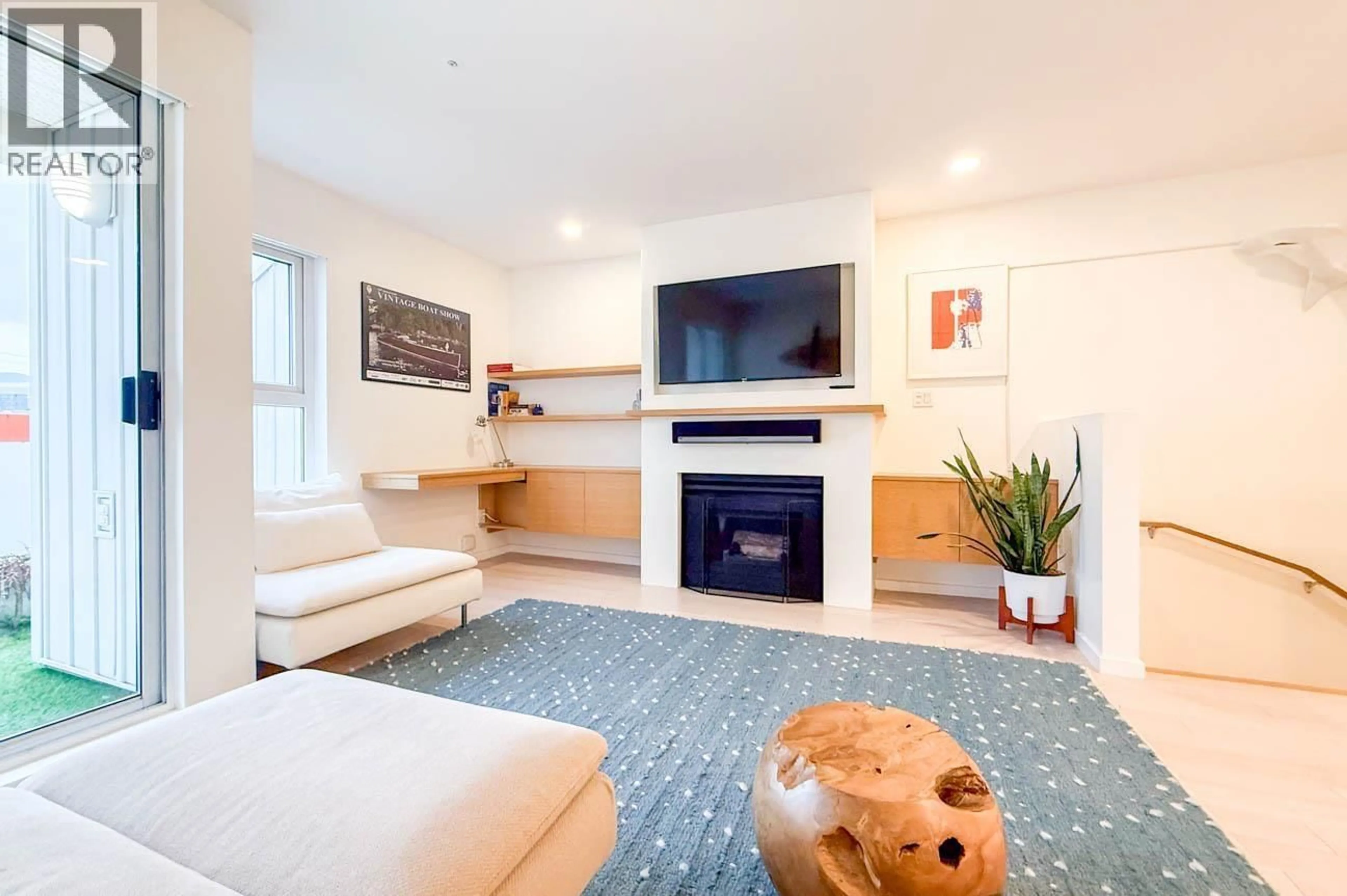 Living room with furniture, unknown for 10 - 704 7TH AVENUE, Vancouver British Columbia V5Z1B8