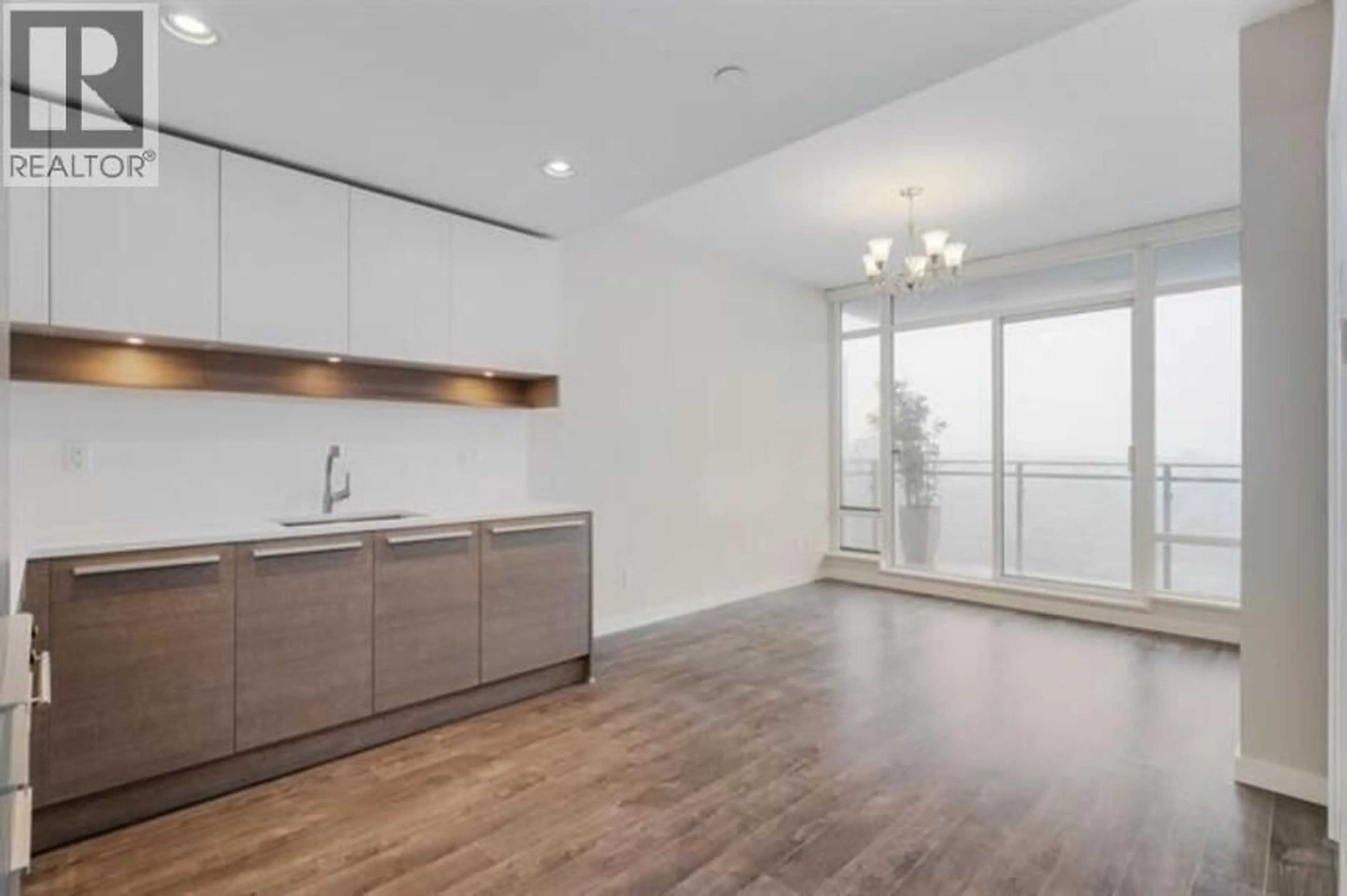 Open concept kitchen, wood/laminate floor for 3104 - 4485 SKYLINE DRIVE, Burnaby British Columbia V5C0J2