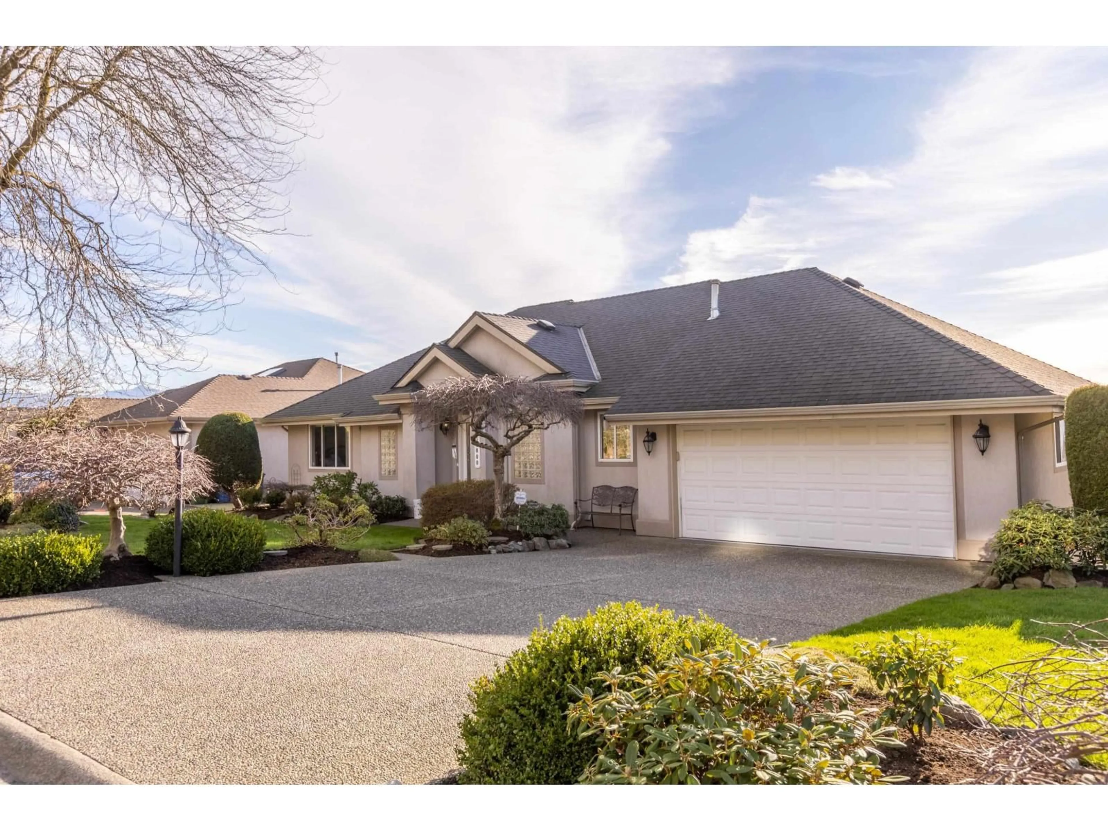 A pic from outside/outdoor area/front of a property/back of a property/a pic from drone, street for 36000 REGAL PARKWAY, Abbotsford British Columbia V3G1L1