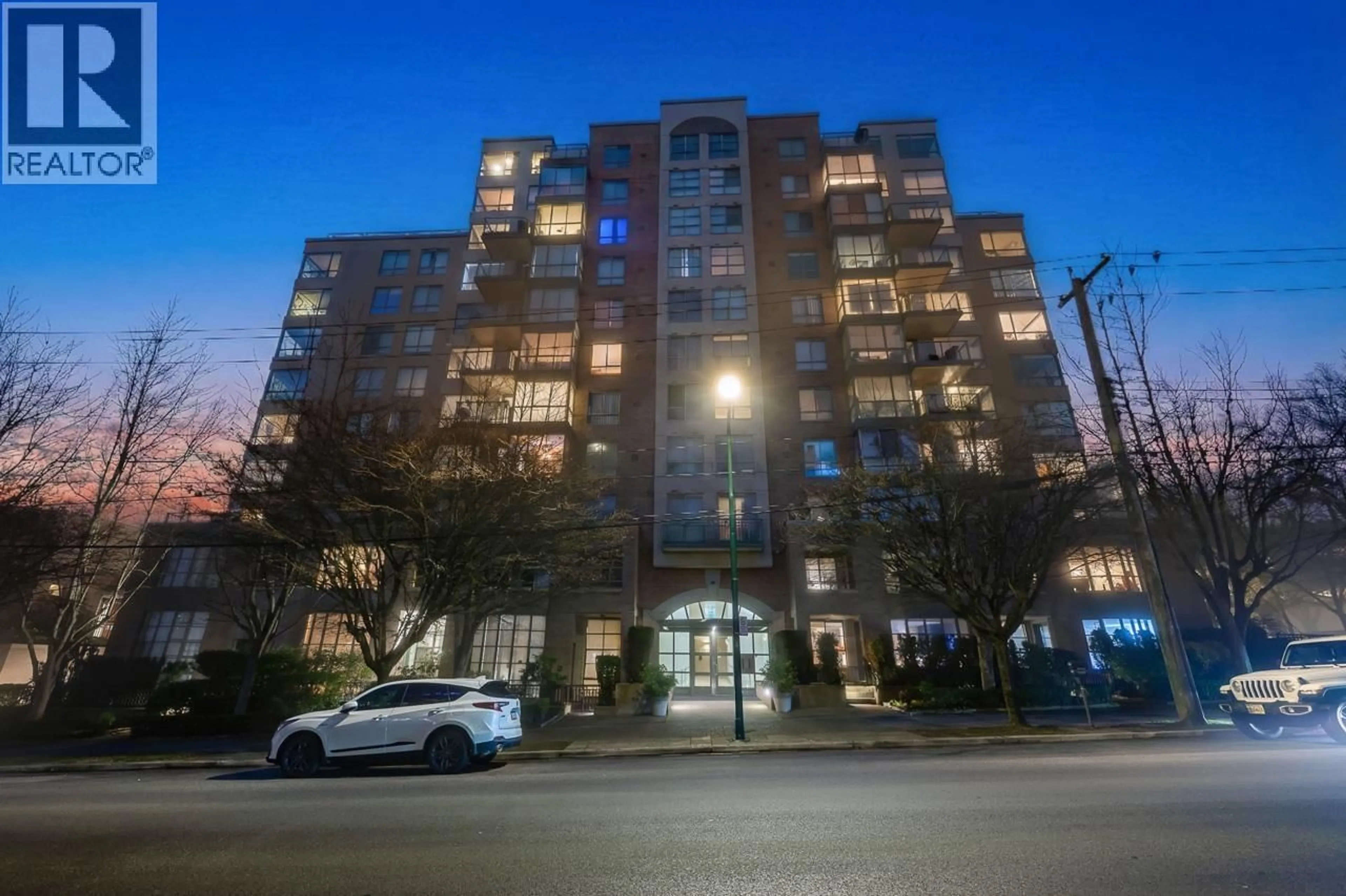 Patio, building for 404 - 2288 PINE STREET, Vancouver British Columbia V6J5G4