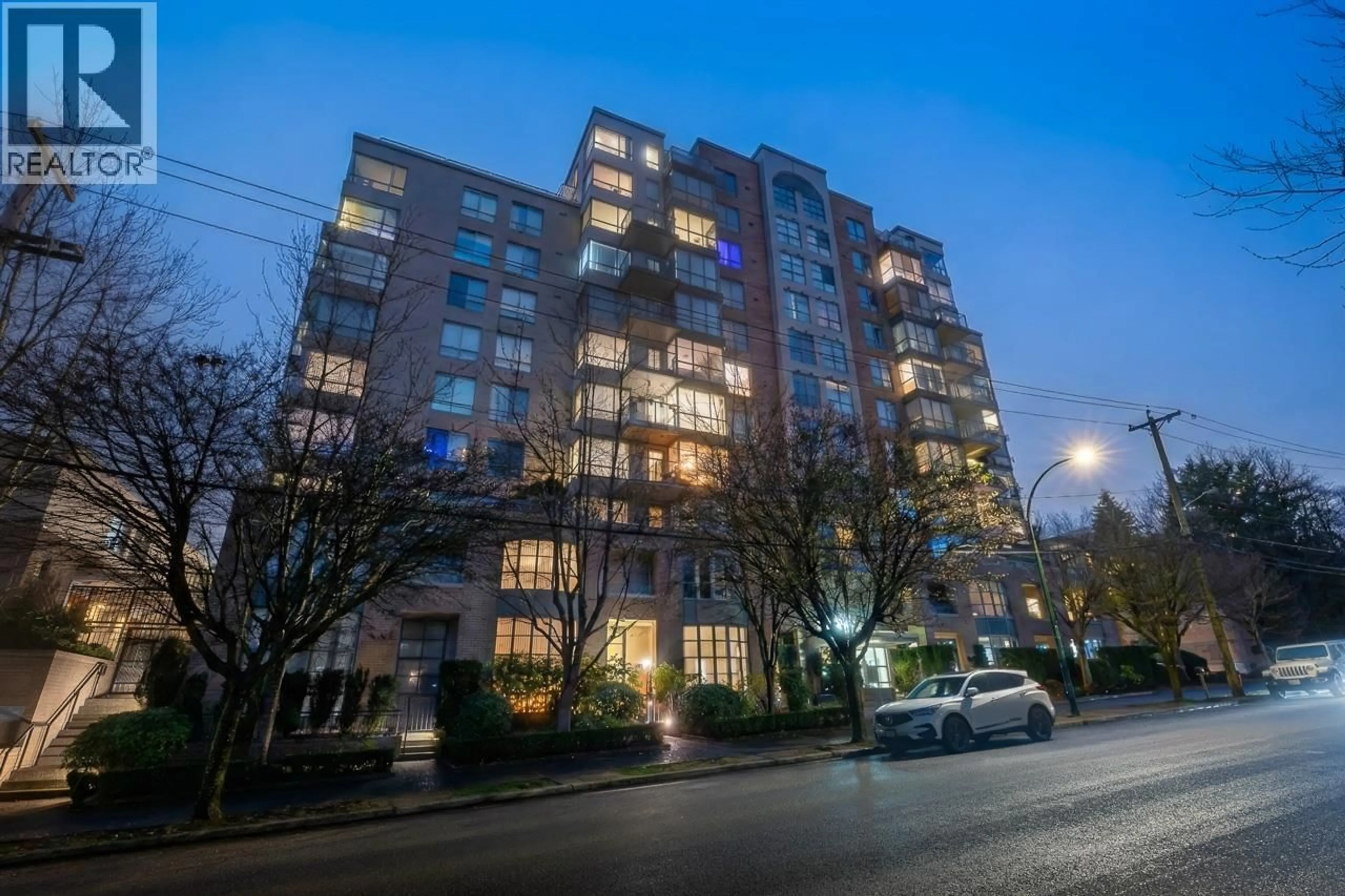 Patio, building for 404 - 2288 PINE ST, West Vancouver British Columbia V6J5G4