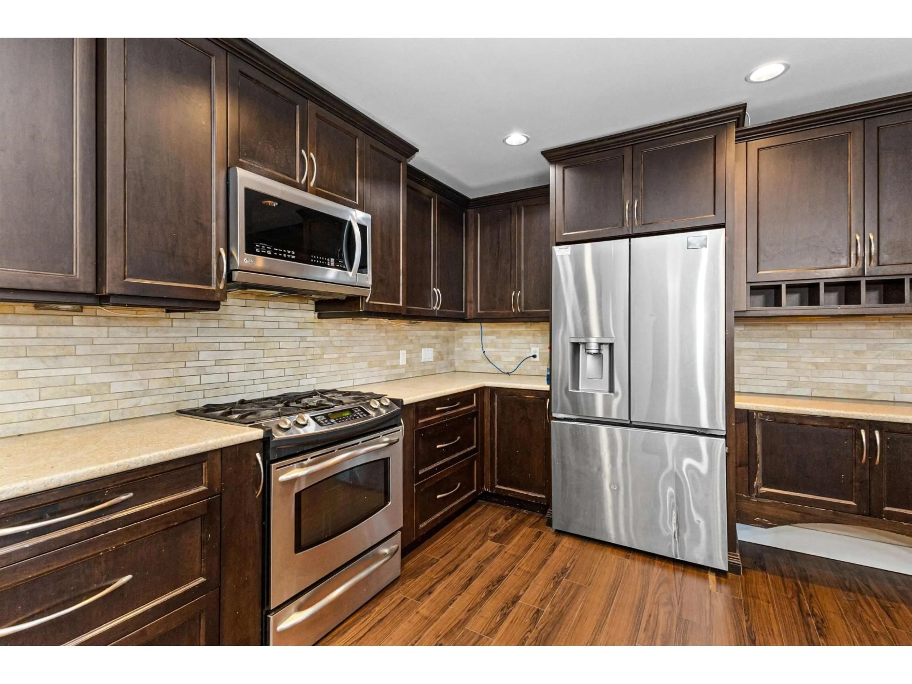 Open concept kitchen, unknown for 34309 GREEN AVENUE, Abbotsford British Columbia V2S2T1