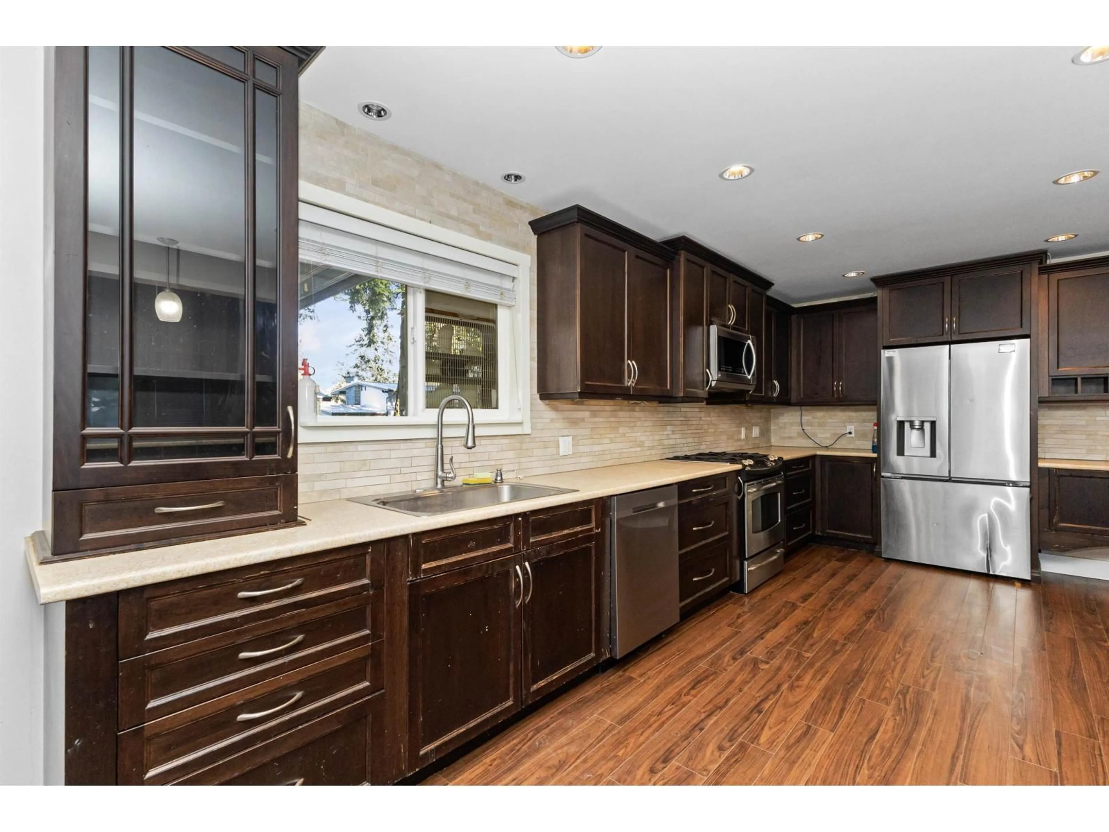 Open concept kitchen, unknown for 34309 GREEN AVENUE, Abbotsford British Columbia V2S2T1