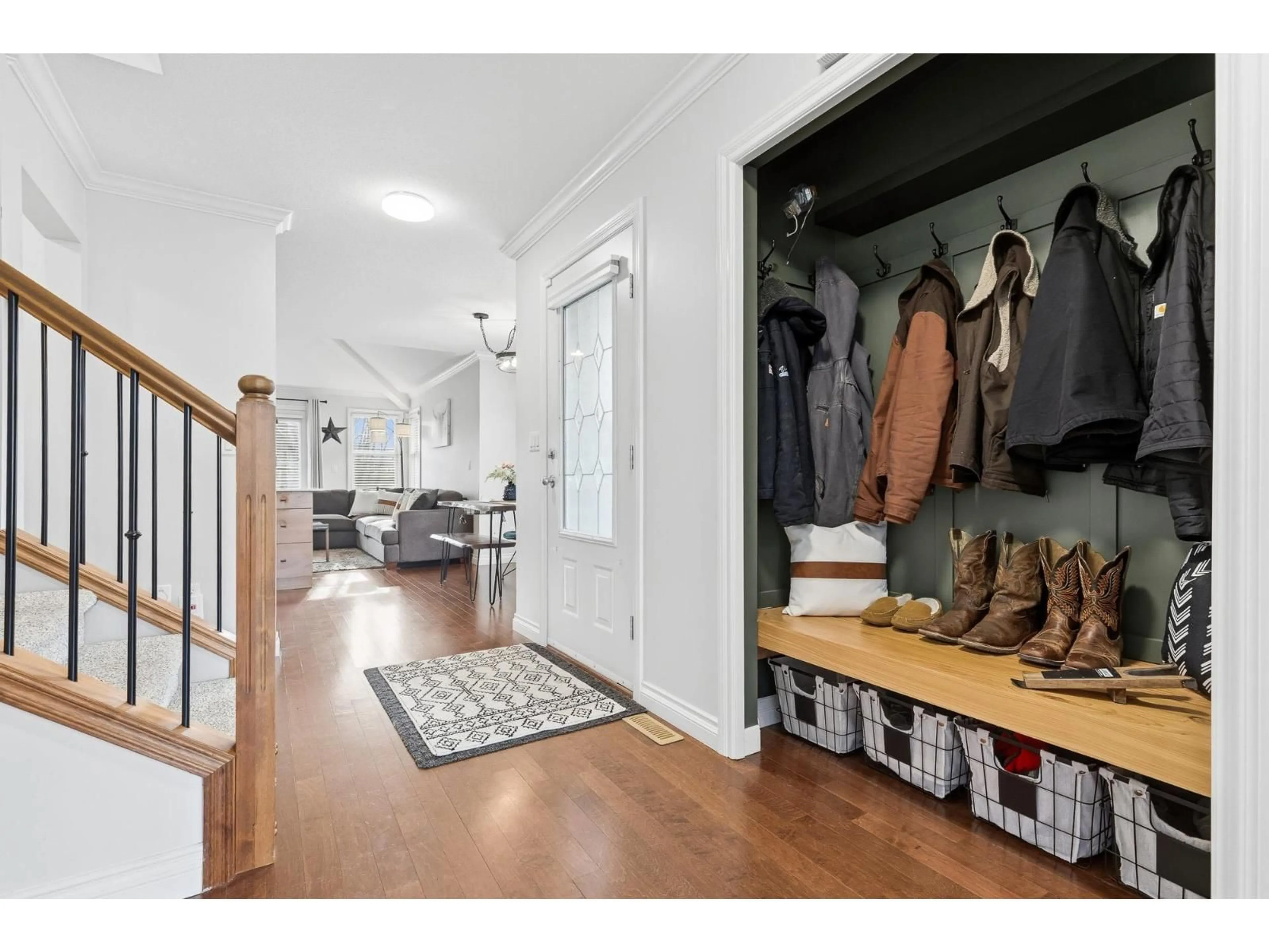 Indoor entryway for 4 - 46150 RIVERSIDE DRIVE, Chilliwack British Columbia V2P3K9