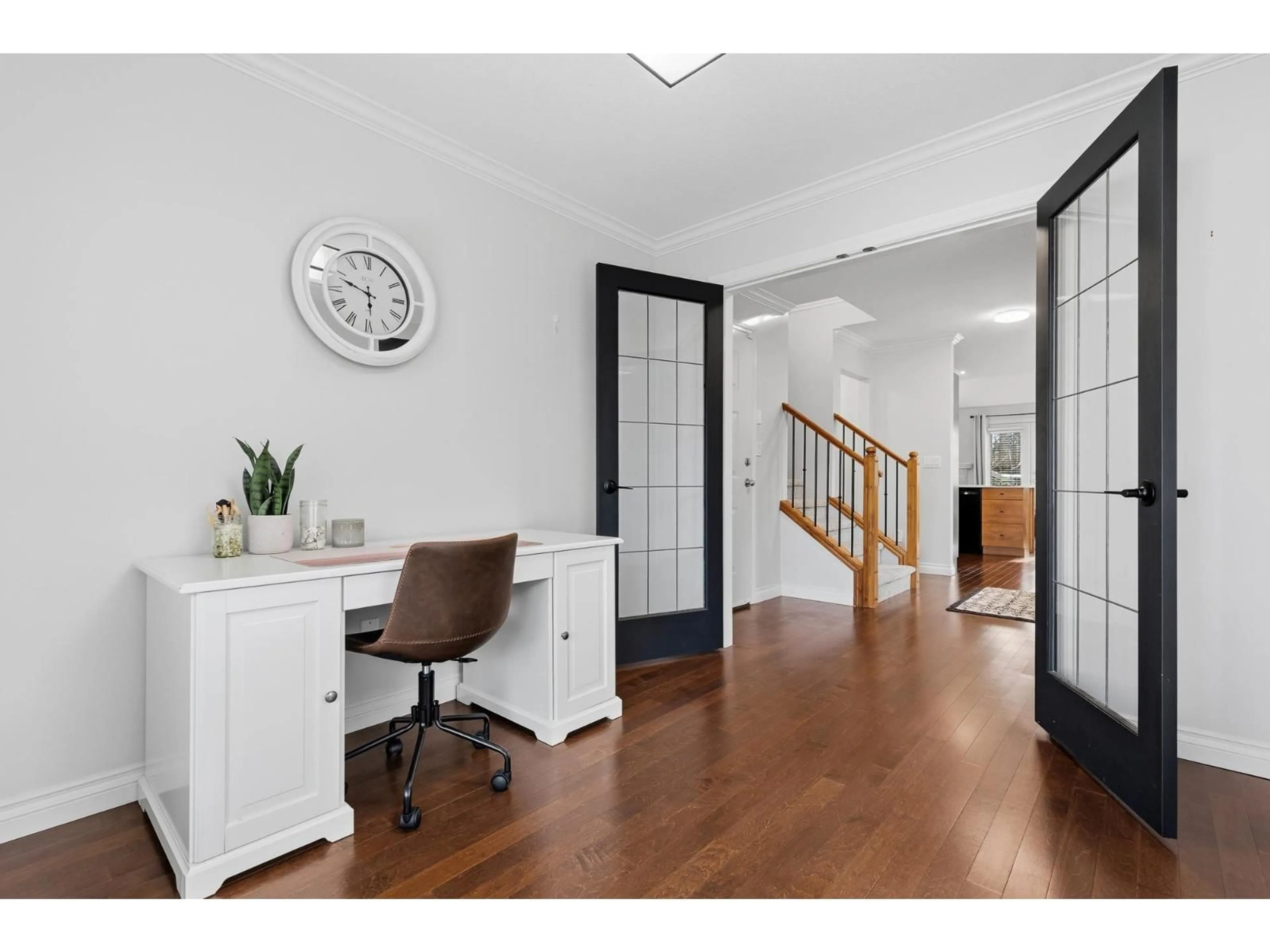 Indoor entryway for 4 - 46150 RIVERSIDE DRIVE, Chilliwack British Columbia V2P3K9