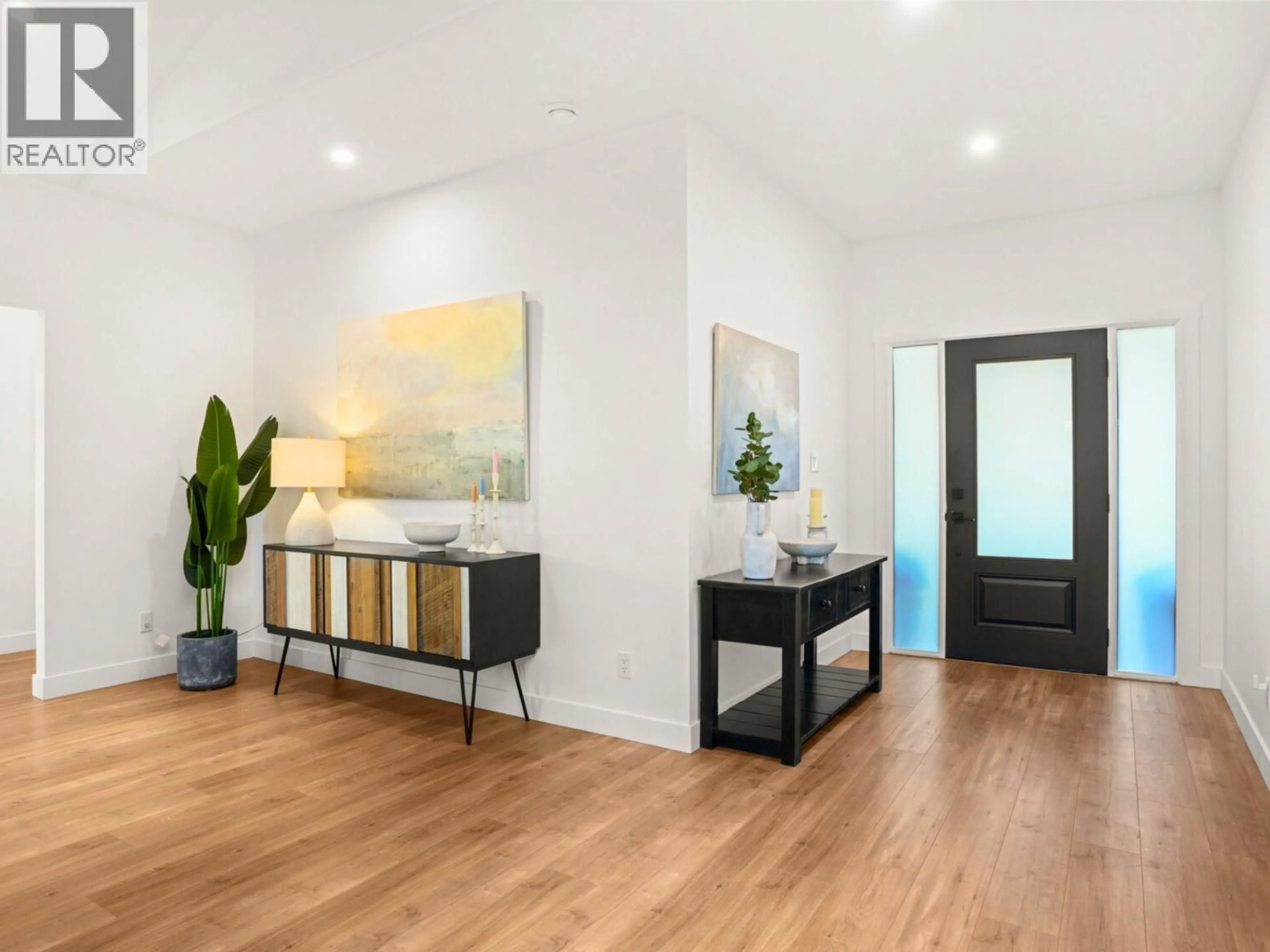 Indoor entryway for 510 JORDAN WAY, Gibsons British Columbia V0N1V5