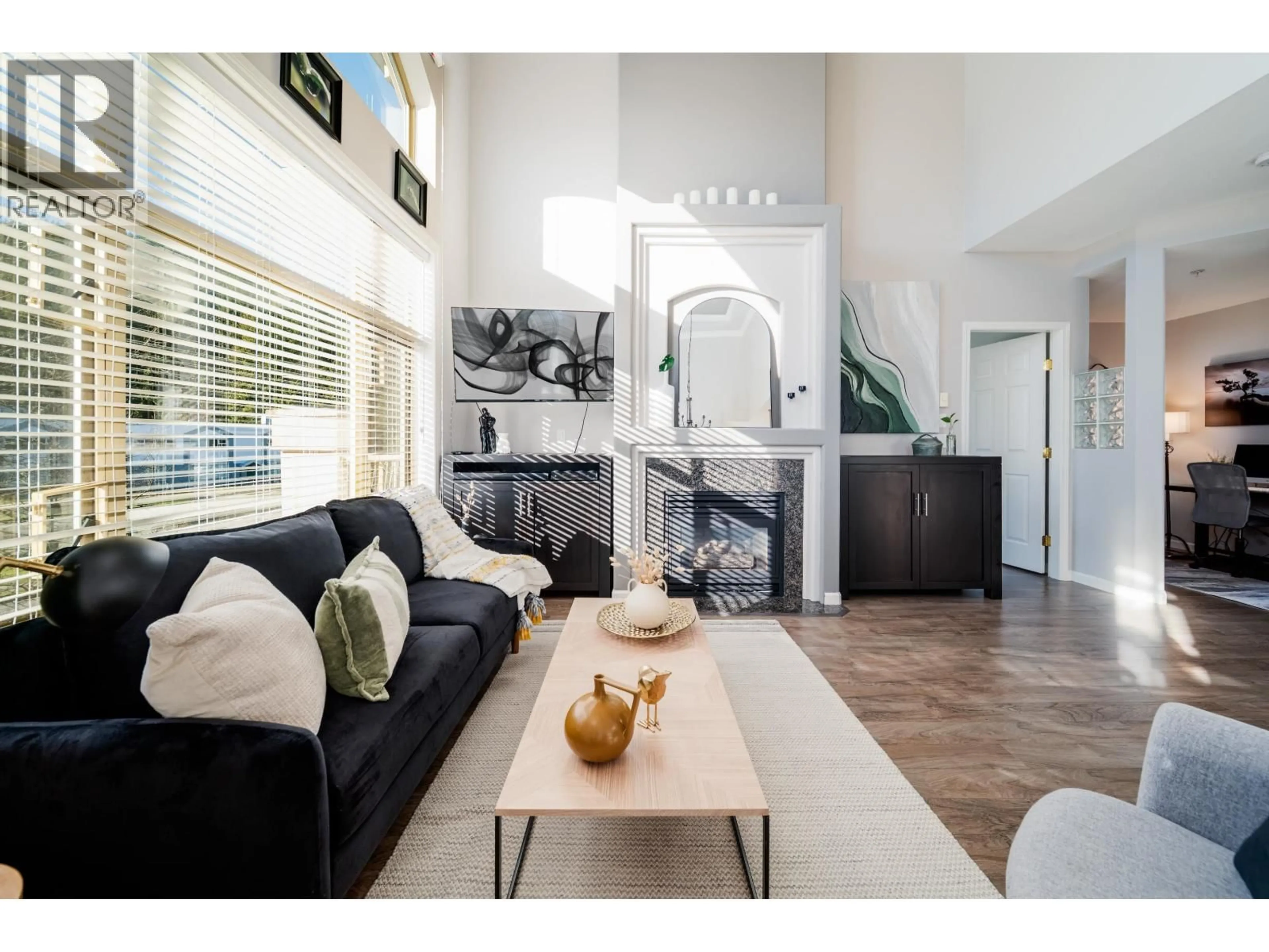 Living room with furniture, unknown for 314 - 3176 PLATEAU BOULEVARD, Coquitlam British Columbia V3E3J2